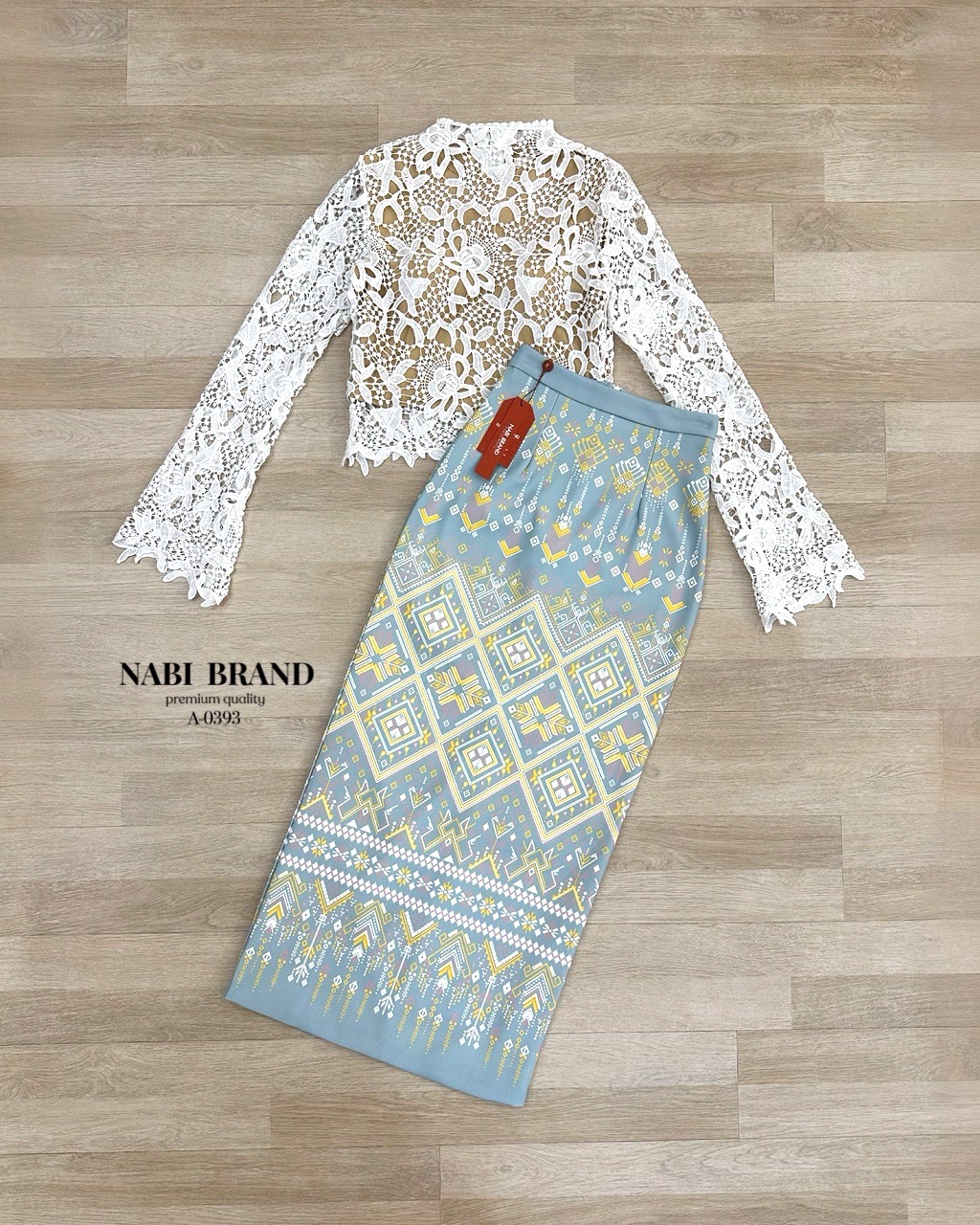 ชุดเซทชุดไทย คอลใหม่ อย่างหรูดูดี เสื้อลูกไม้แขนยาวสีขาวอย่างดี และกระโปรงผ้าพิมพ์ลายยอย่างสวย แบบผ่าหลังเล็กน้อย ดีไซส์เก๋ มีซับในและฟองน้ำอย่างดี งานซิบหลัง งานคุณภาพ คัดสรรมาให้ช้อปปิ้งแล้วนะคะ🥰 #NABIBRAND #งานป้ายnabi #ชุดเซท #ชุดไทย #ชุดไปงาน