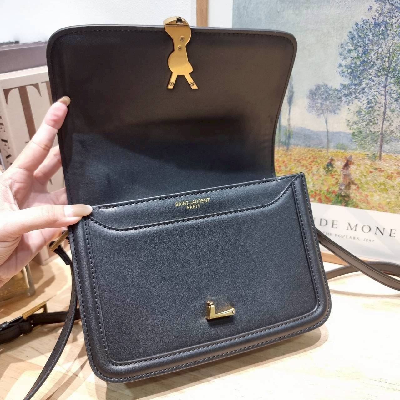 กระเป๋าสะพายไฮโซแบรนด์อีฟแซงค์ขนาด 9 นิ้ว สีดำ สีเบจ อะไหล่ทอง Ysl Solferino satchel in box