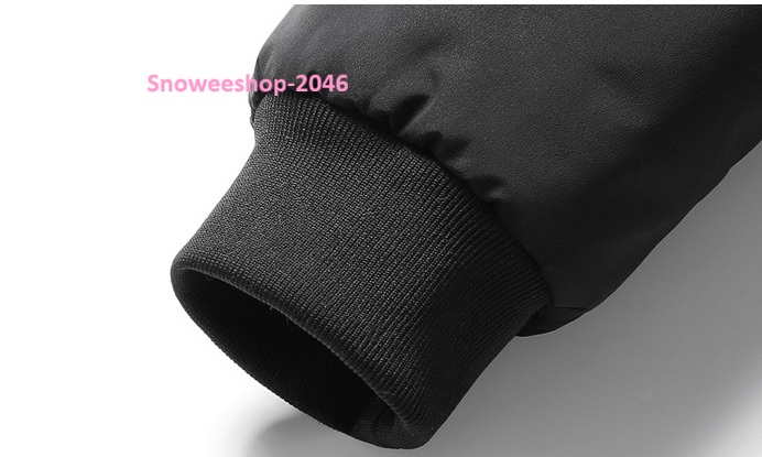 เสื้อแจ็คเก็ตผู้ชายที่ “เอาอยู่” ทุกสภาพอากาศหนาว บุกำมะหยี่หนา อุ่นได้จริง แต่ยังคงความเท่ไม่ทิ้งสไตล์ ผ้าฝ้ายกันน้ำ กันลม กันหนาวติดลบ คอเสื้อทรงตั้ง เพิ่มลุคเท่ ดูแมนทุกมุม ใส่ได้ตั้งแต่ M ถึง 8XL (คนตัวใหญ่ก็ใส่ได้สบายๆ) มีให้เลือก 3 เฉดสีเข้มขรึม ใส่