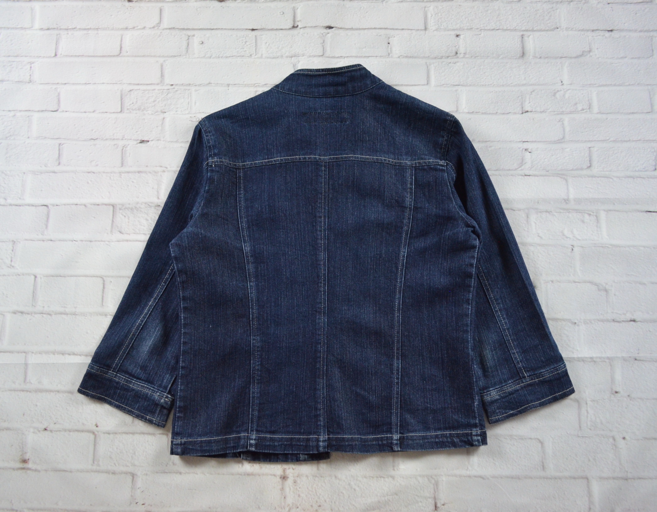 BACCINI อกจริง37' (M) เสื้อแจ็คเก็ตยีนส์ เสื้อยีนส์แขนยาวหญิงชาย สีเข้ม เนื้อผ้านุ่มใส่สบาย