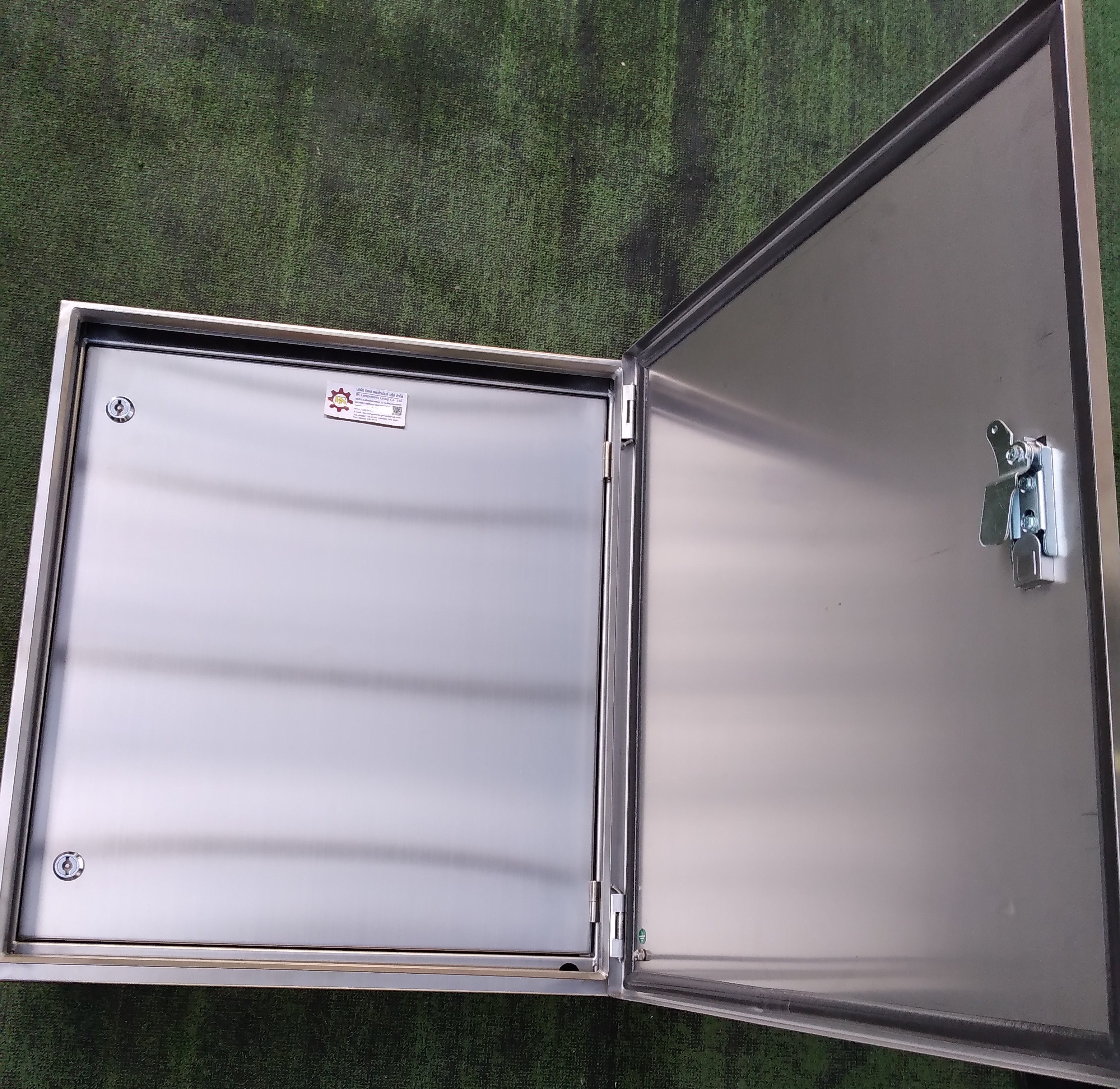 ตู้สแตนเลส 304 ฝาสองชั้น ทึบ กันน้ำ W606xH680xD300mm. Thk 1.5mm.