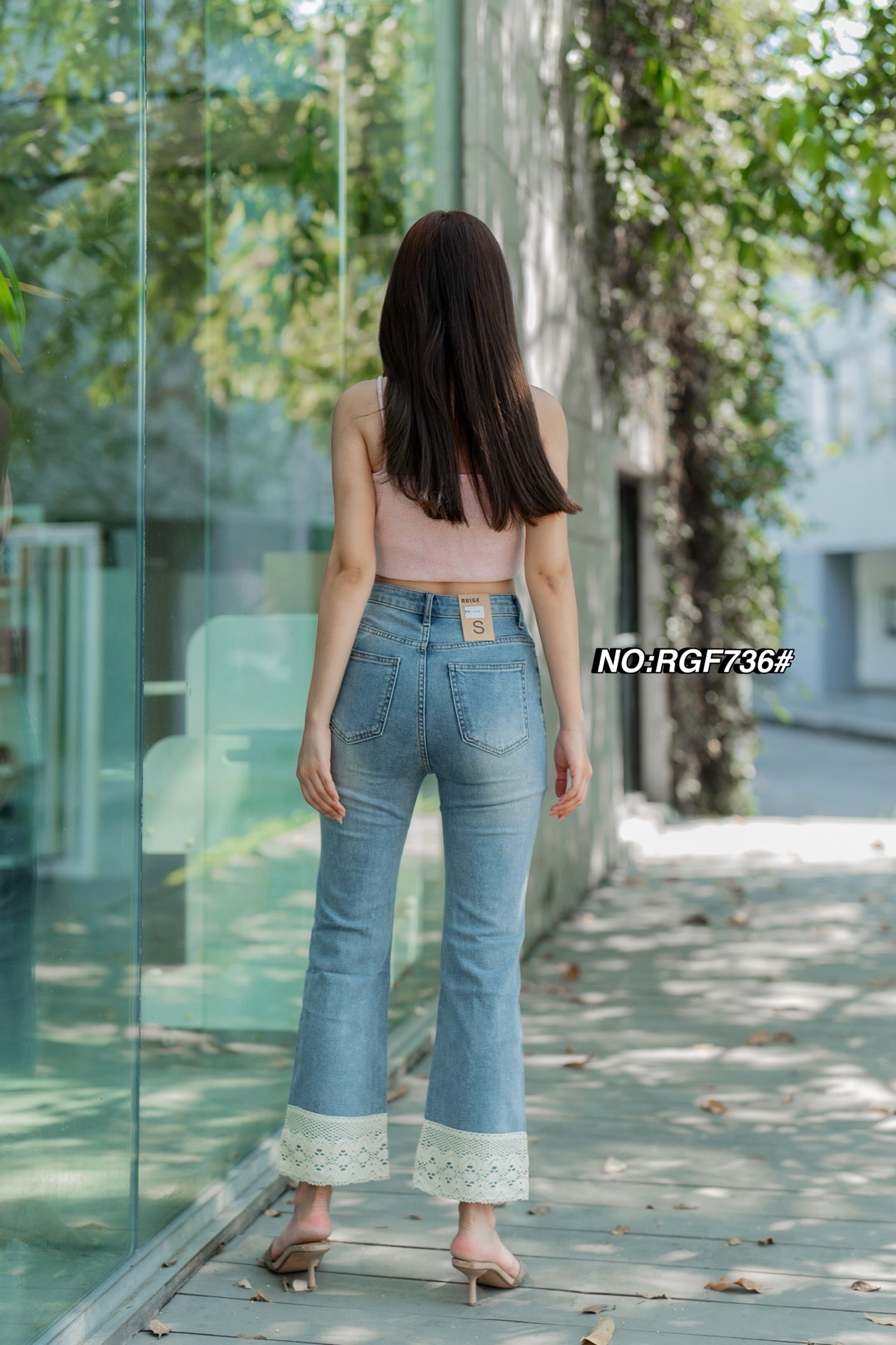 No.RGF736# -กางเกงยีนส์ทรงกระบอก （ผ้ายืด) ปลายขาตัดต่อผ้า two tone style !!! แต่งลูกไม้สีขาว ใส่น่ารักมากๆค่า สวยฮิตสุดๆ ฟอกสีสวยมาก ใส่ทรงสวย ดูมีเชฟสุดๆ