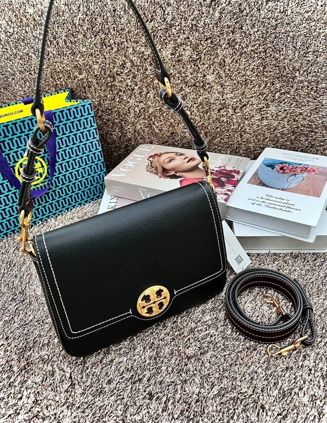 กระเป๋าสะพายไฮโซแบรนด์เนมทอรี่เบิร์ชหนังแท้สีดำขนาด 10 นิ้ว Tory Burch Felix convertible shoulder bag