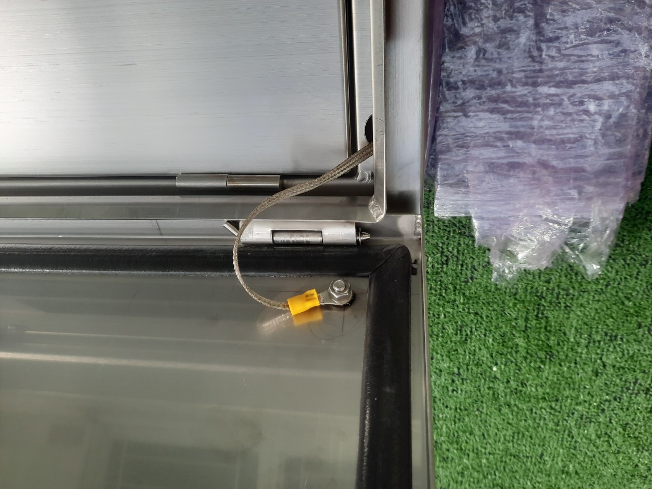 Main LUG 100A ตู้สแตนเลส 304 มีหลังคาสโลป W450xH650xD152mm. (36ช่อง)