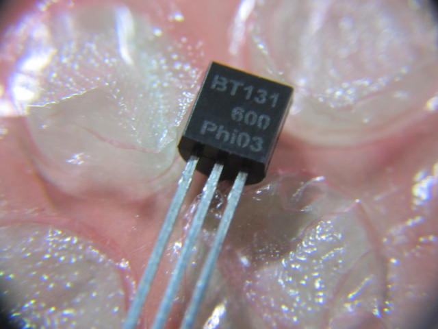 BT131-600 600V 1A TO-92 BT131-600D(TRIAC)
