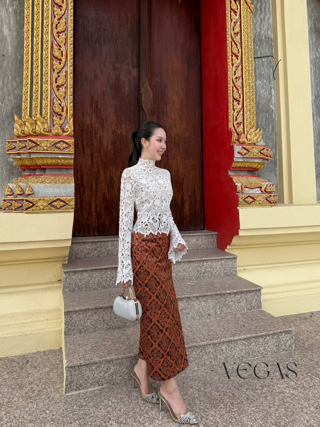 Set คุณปอย เสื้อลูกไม้ + กระโปรงผ้าลายไทย งานสวย หรูหรา ราคาเบาๆ มาคะคุ้มๆได้2ชิ้น ใส่แยก ใส่แมทได้หมด งานดีราคาสบายกระเป๋า ผ้าดีมาก ๆ สวยหรู ดูดีไปอีกค่ะ มีซับใน คือดี๊ ดีย์