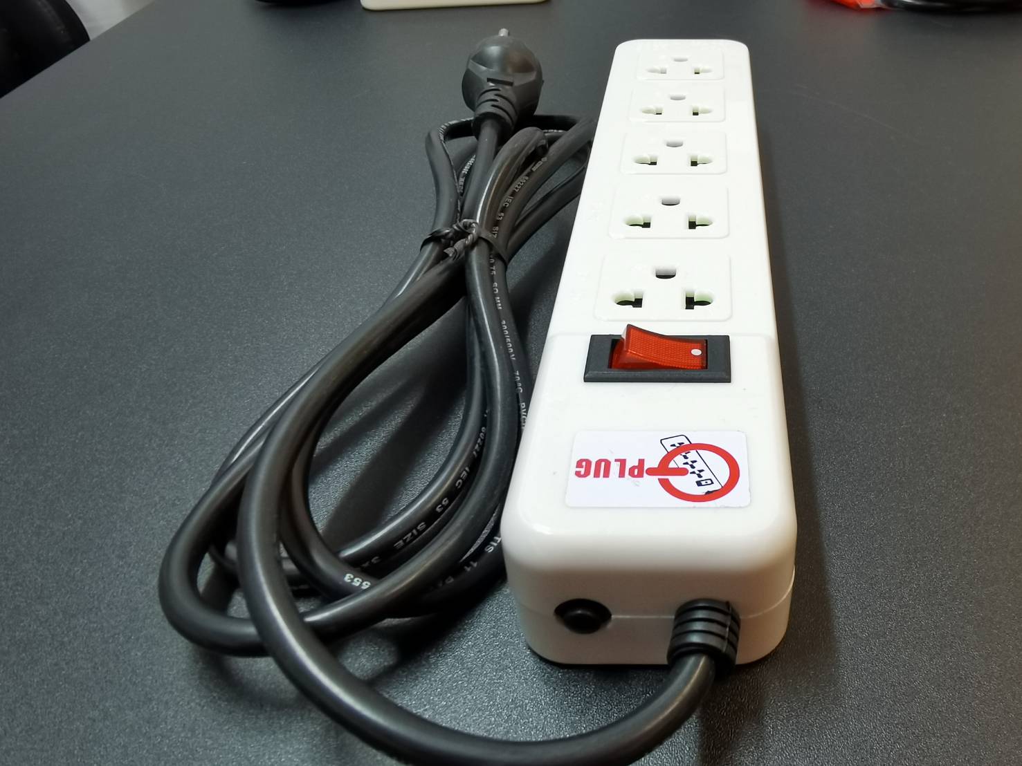 G-PLUG T51 ปลั๊กไฟ 5 เต้า 1 สวิทย์ SKU-01956