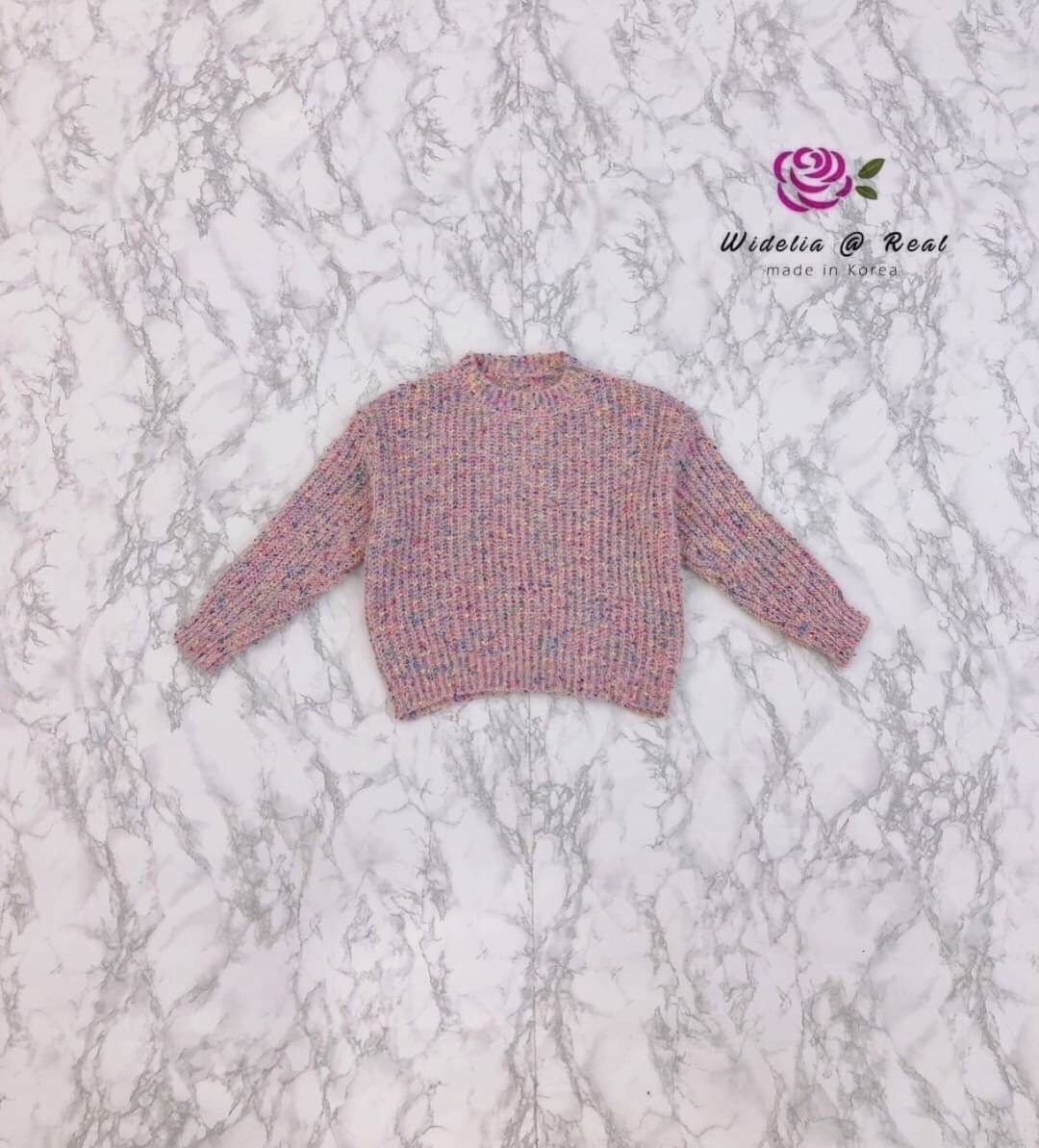 Blouse :: เสื้อแขนยาวสุดเก๋ รุ่นนี้ปังมากแม่ งานเกรดพรีเมี่ยม ตัวเสื้อเป็นไหมพรมเนื้อนุ่มนิ่ม สีสวยน่ารัก งานสวย ทรงเป๊ะ สีสันสวยสดใส งานไหมพรมเนื้อดีมากนะคะ รับรองใส่ออกมาไม่ผิดหวังการันตีให้เลย บอกเลยห้ามพลาดเด็ดขาดงานดีงานสวยแน่นอนจร้า