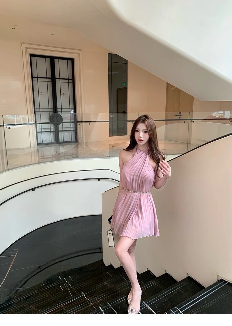 มินิเดรสอัดพลีท ผ้าชีฟอง อัดพลีทเเน่นๆ มีเข็มขัดเงินไฮโซสุดๆ