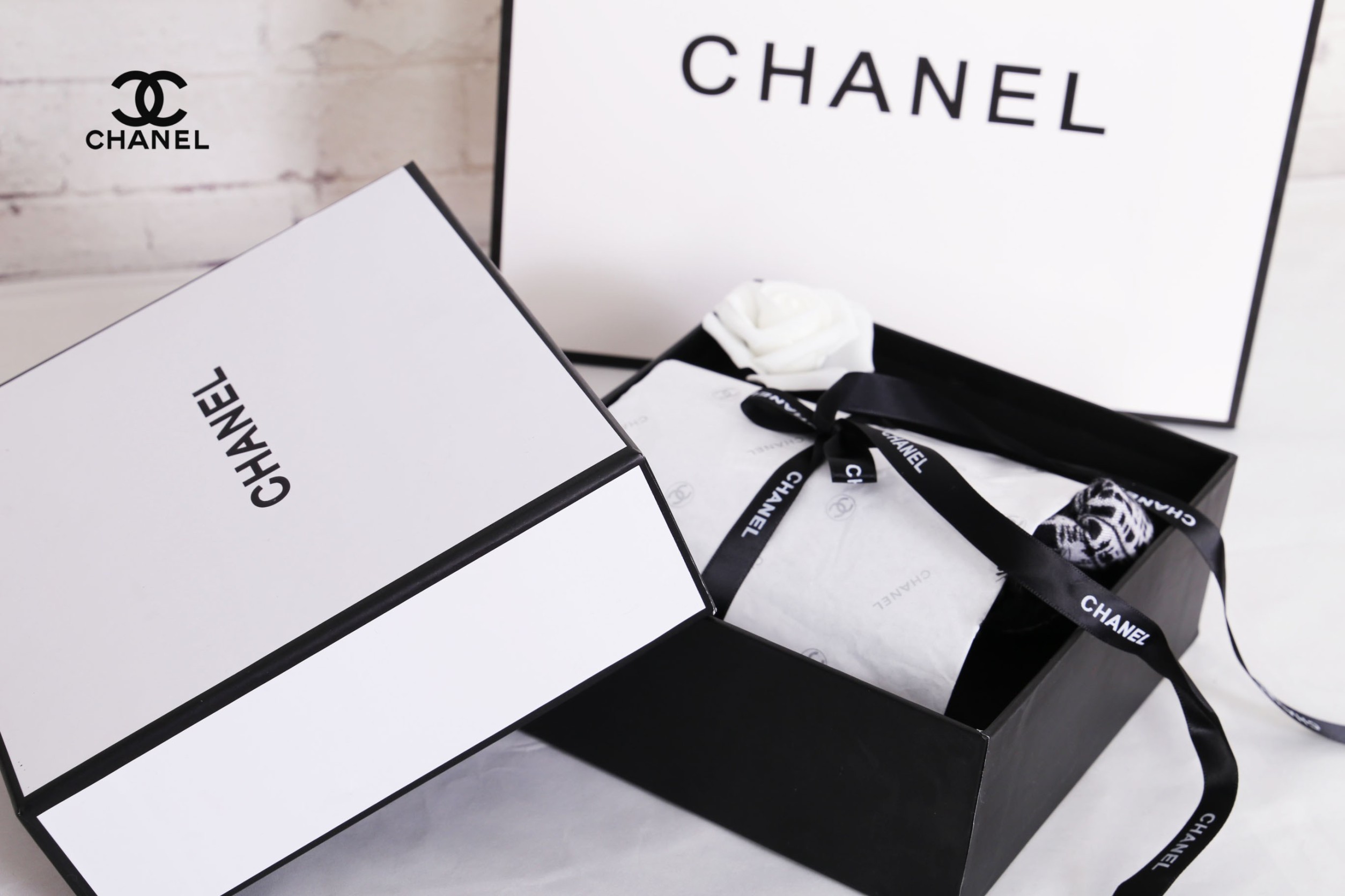 ผ้าพันคอไฮโซแบรนด์เนมชาแนลพรีเมี่ยมกิ๊ฟ Chanel Scarf/Wrap ผ้าพันคอ/ผ้าคลุมไหล่