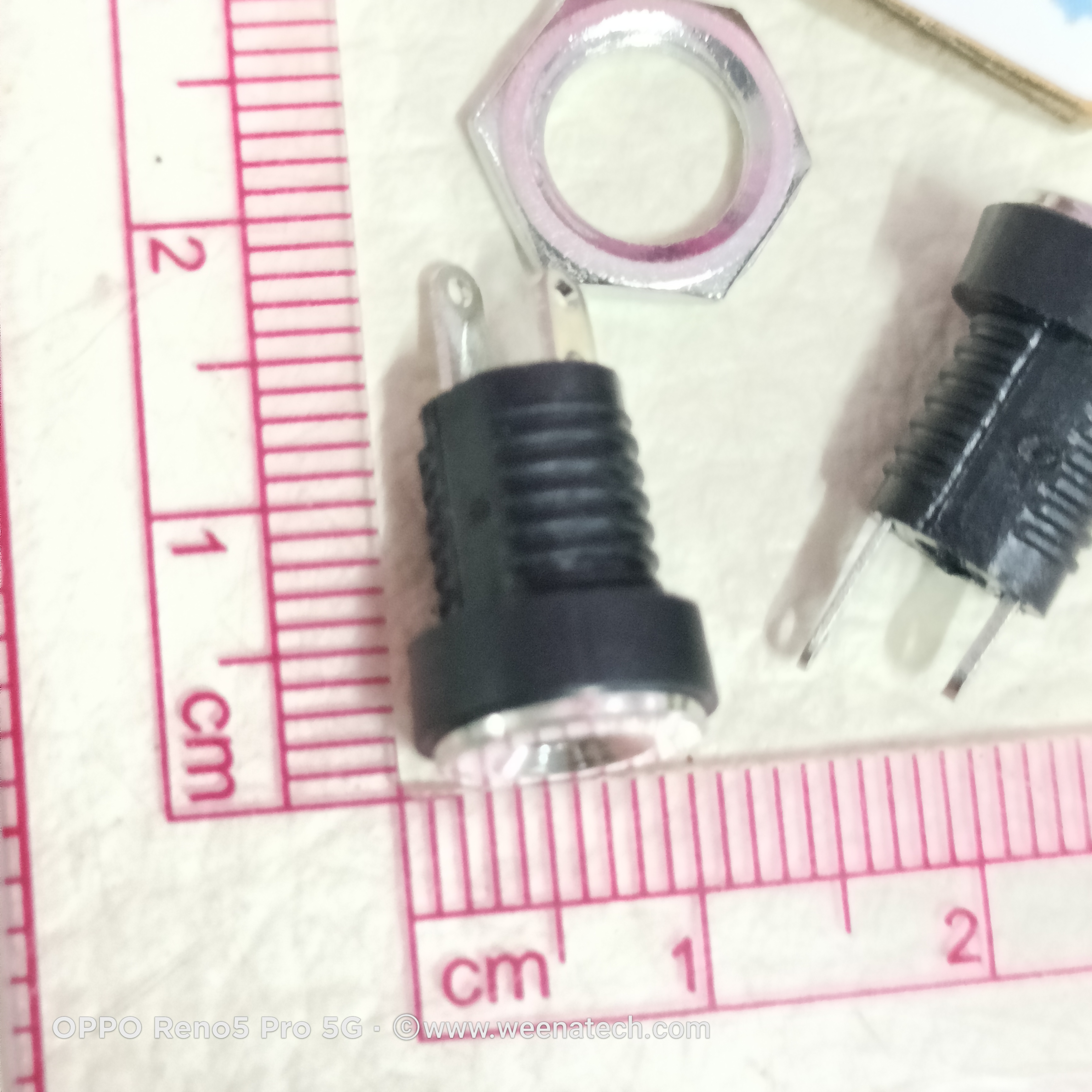 แจ็ค DC ตัวเมียแบบยึดน๊อต 3.5 x 1.35mm