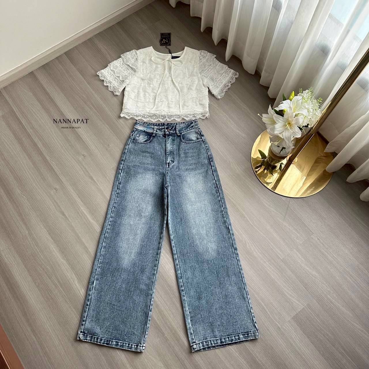 SET เสื้อ ผ้าลูกไม้นุ่มๆดีไซน์เป็นชั้นๆ แต่งเชือกผูกโบว์ + กางเกงยีนส์แท้ฟอก ทรงสวยเป๊ะ แม็ชกันลงตัวเวอร์ๆเลยค่าา