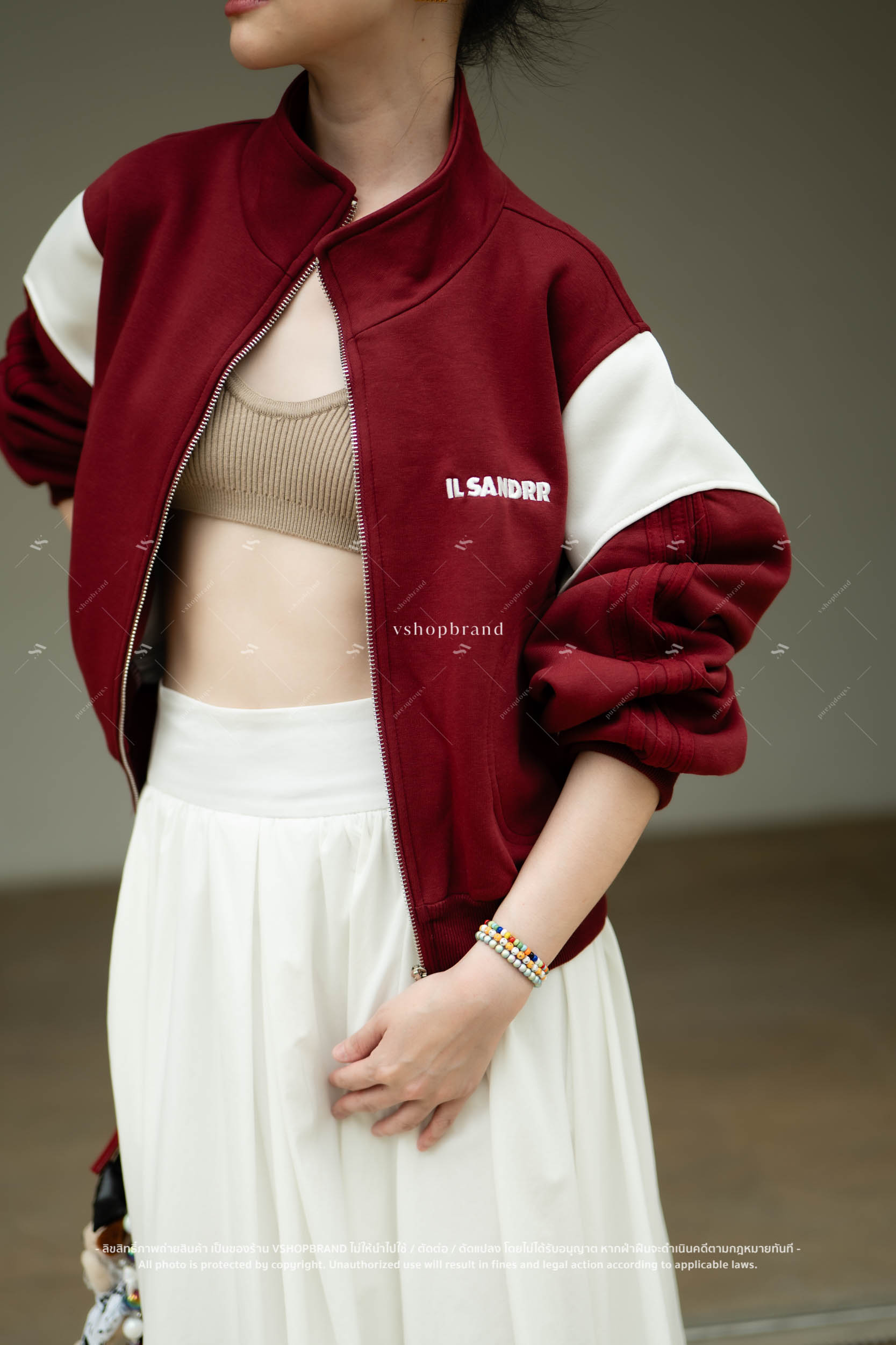 แจ็คเก็ตแถบแขนปัก ILSANDRR #vshopbrand #vshop #เสื้อกันหนาว #คาดิแกน #เสื้อคลุม #เสื้อแขนยาว #croptop #streetwear #streetstyle #hoodiejacket #เสื้อเบสบอล #เแจ็คเก็ต #jacket #ยีนส์ #denim #shirt #เชิ้ตยีนส์