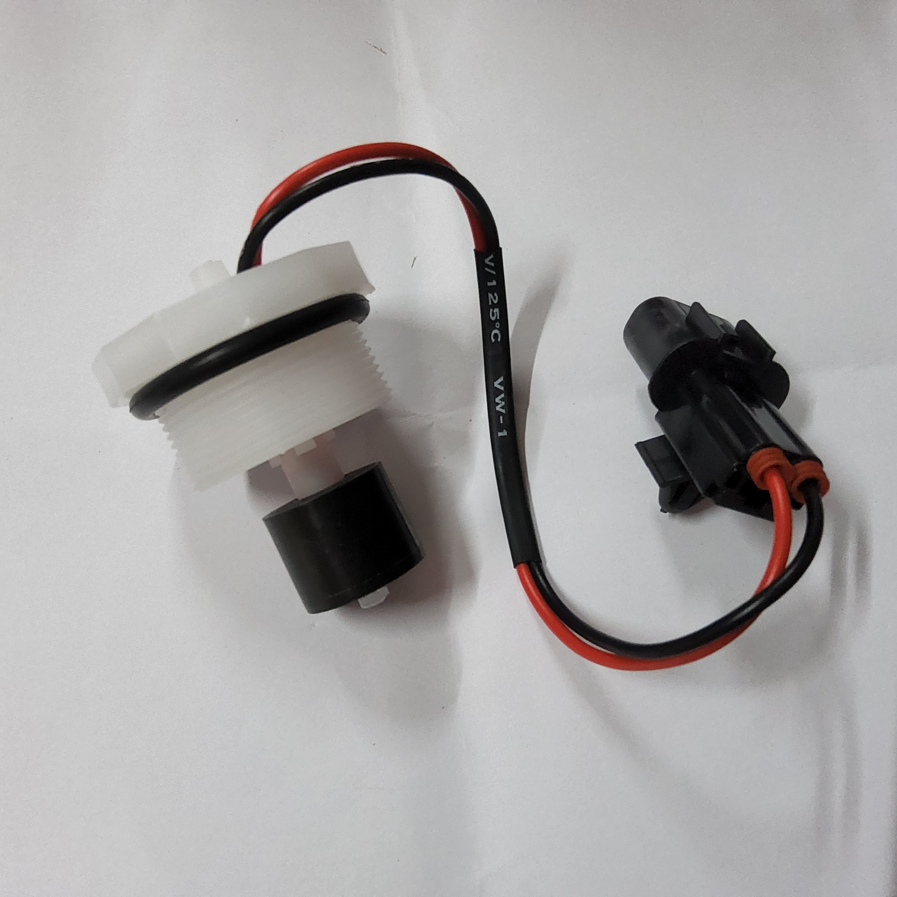 พลาสติกอุดกรองดักน้ำ มีลูกลอย+สายไฟ MITSUBISHI TRITON - PAJERO SPORT กรองดักน้ำ ตัวอุดตูดกรอง จุกอุด ที่ปิด กรองโซล่า 1770 A093