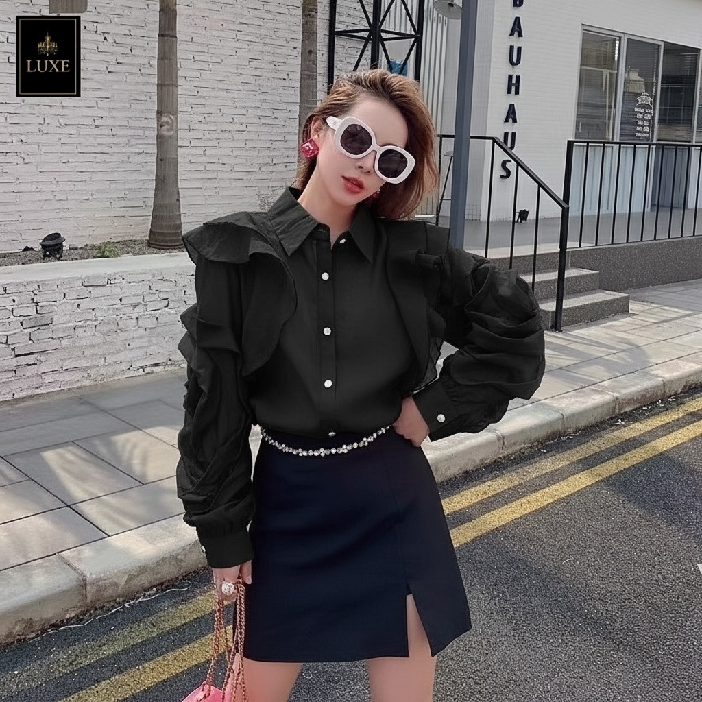 สีดำ Embellished Flower Long Sleeve Shirt เสื้อเชิ้ตคอปกแขนยาว ผ่าหน้าติดกระดุม ดีเทลแขนเสื้อแต่งด้วยผ้าในตัวเป็นรูปดอกไม้ ทำจากผ้าไหมเครปผสมคอตตอน เนื้อนุ่ม