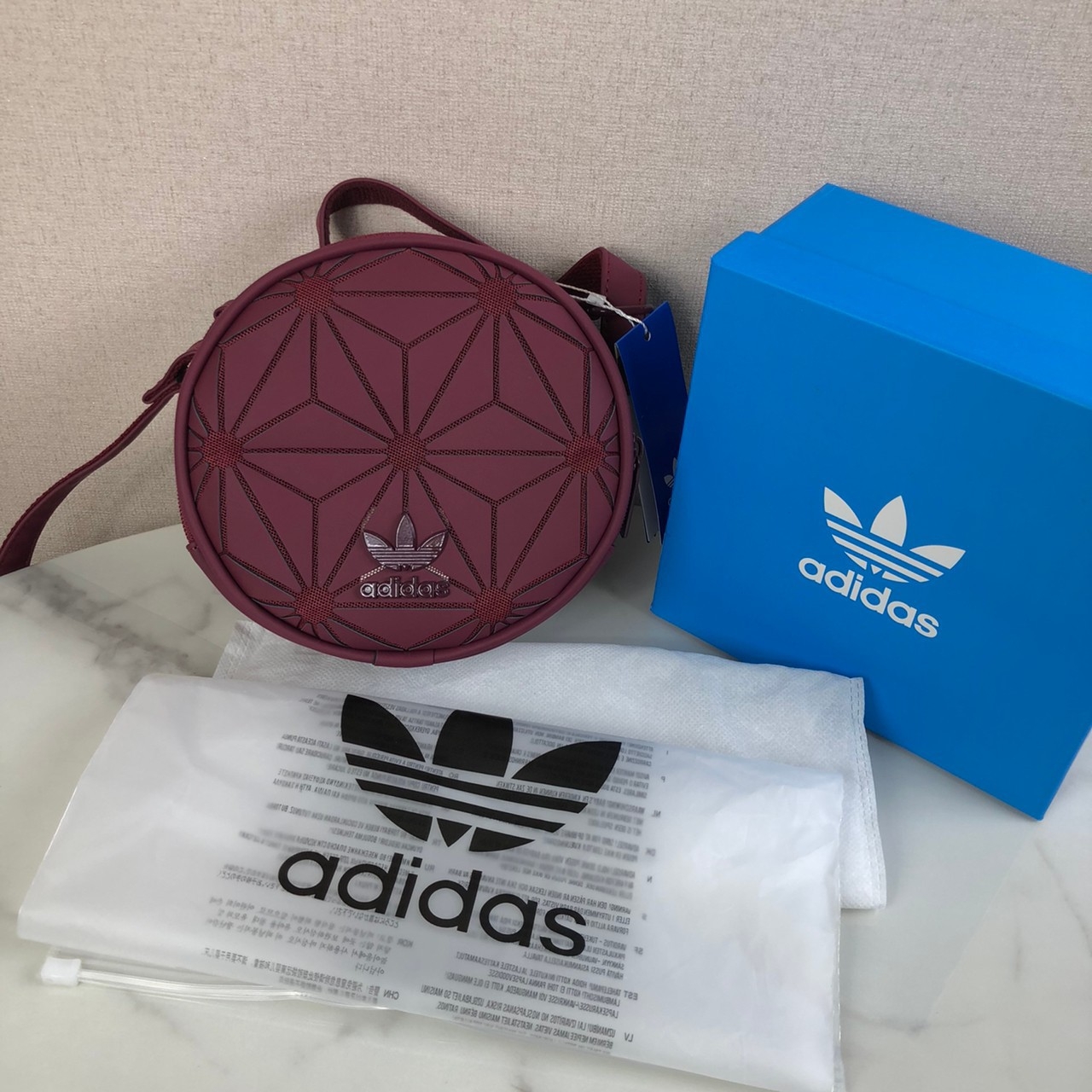 กระเป๋าสะพายแนวสปอร์ตเท่ห์ๆ เก๋ๆ แบรนด์เนมอดิดาส Adidas bag-สีแดง