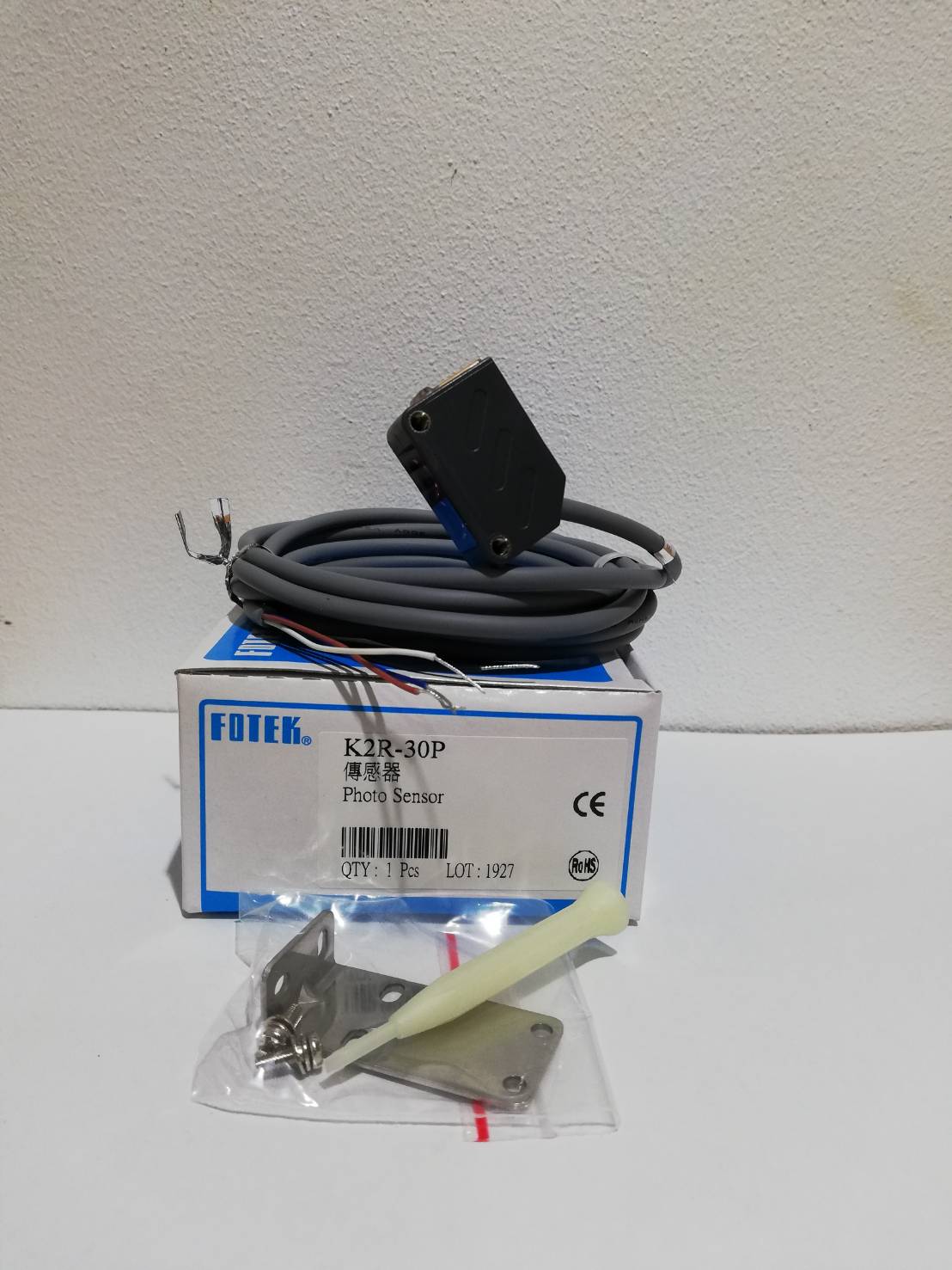 FOTEK: Photo Sensor K2R-30P
