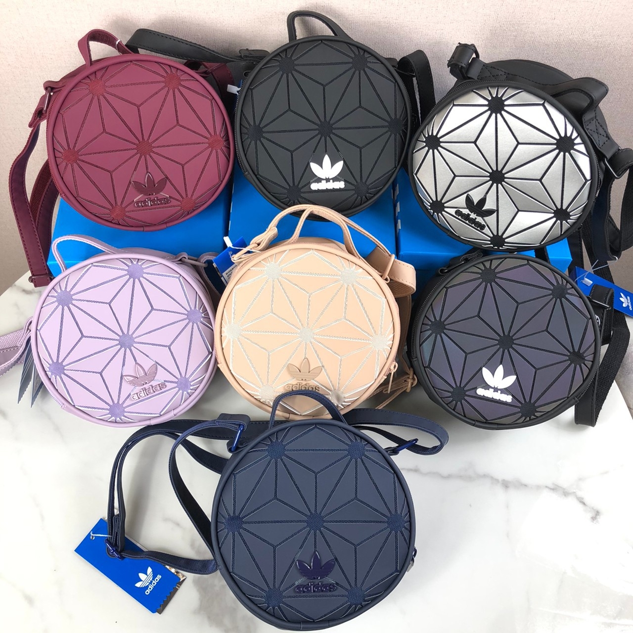 กระเป๋าสะพายแนวสปอร์ตเท่ห์ๆ เก๋ๆ แบรนด์เนมอดิดาส Adidas bag-สีดำ