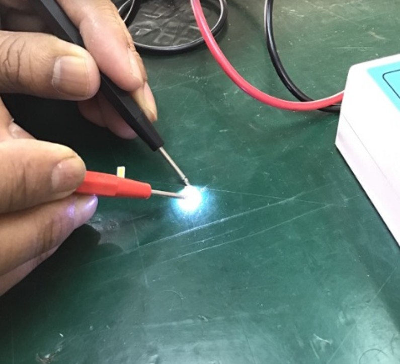 หลอดเบอร์21 ขนาด7030 VF=6V ของLG โดยเฉพาะ(1ชุดมี8ดวง)