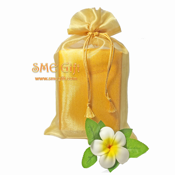 ช้างคาเลนดาร์ ช้างชูคอ พร้อมกล่องและถุงไหมแก้วสีทอง EC02 ชิ้น