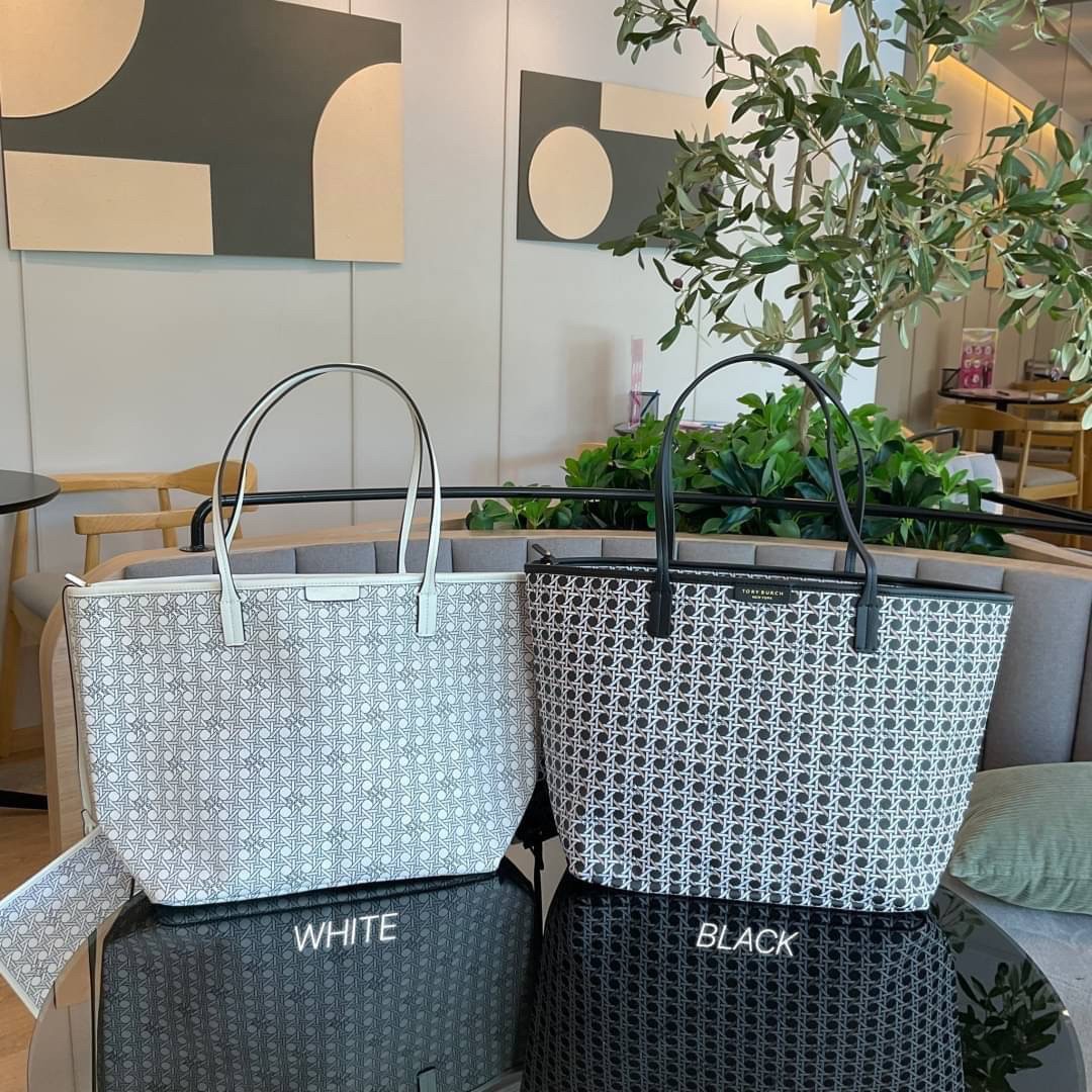 กระเป๋าสะพายไฮโซทรงโท้ทใบใหญ่แบรนด์เนมทอรี่เบิร์ชสีขาวสีดำเซตแม่ลูกหนังแท้ TORY BURCH GEMINI LARGE TOTE BAG