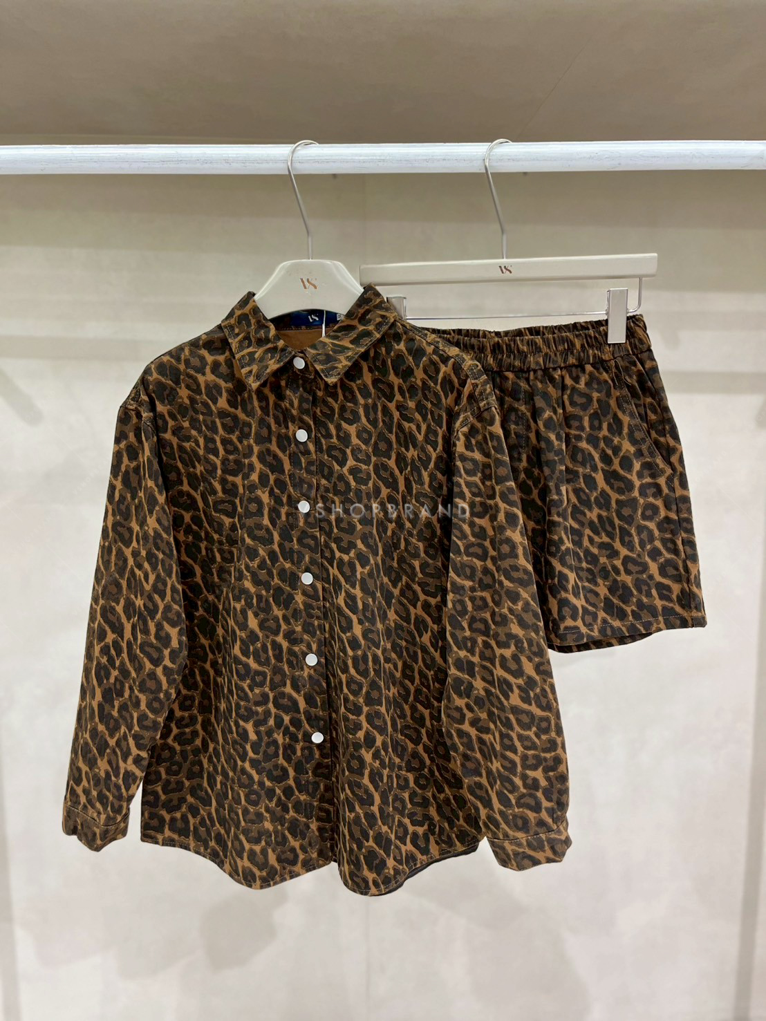 Set เสื้อเชิ้ตลายเสือ + กางเกงขาสั้น