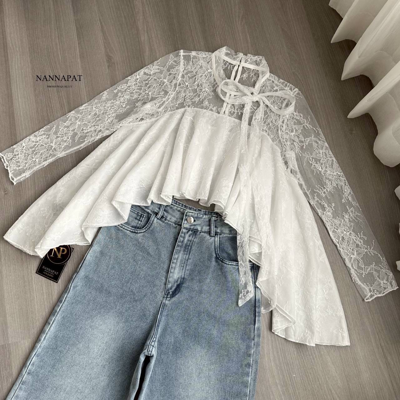 set เสื้องานผ้าลูกไม้นุ่มๆ +กางเกงยีนส์แท้ฟอกซีด ทรงสวยเอวสับ