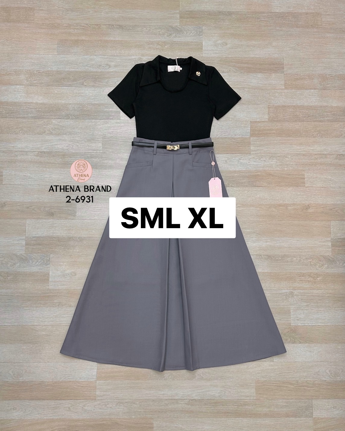 Tag 🔖 :Athena (อธีน่า) Brand Detail :: เสื้อ+กระโปรง+เข็มขัด+เข็มกลัด Set4 ชิ้น เสื้อยืดคอปกผ้าร่อง แมตช์มาคู่กับกระโปรงดีไซน์เย็บจับจีบ มีกระเป๋าใช้ ได้จริงทั้ง2ข้าง เนื้อผ้าดี๊ดีมีน้ำหนักและมีTexture#Athenabrand #ป้ายAthena #เสื้อผ้างานป้าย #ชุด