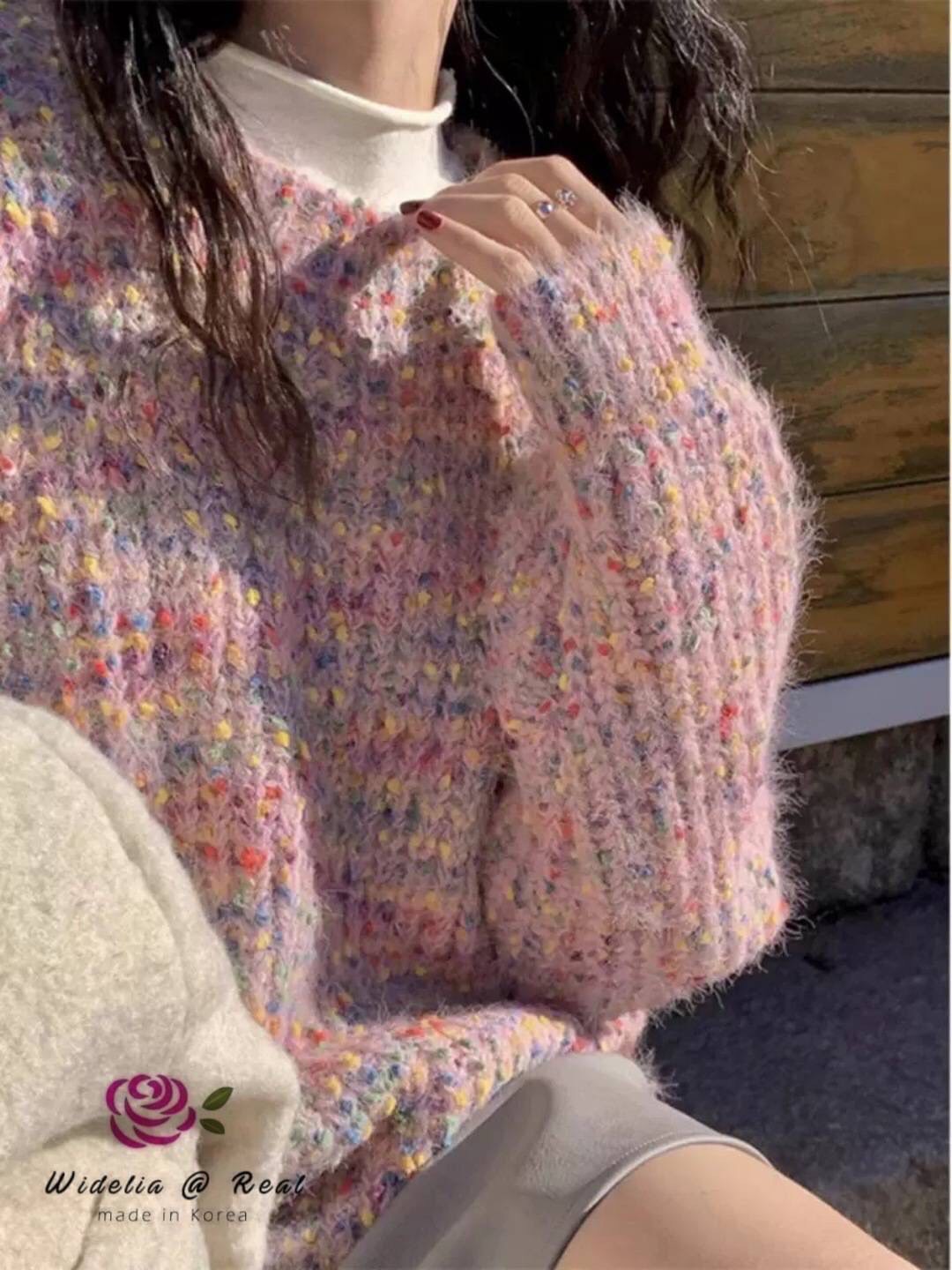 Blouse :: เสื้อแขนยาวสุดเก๋ รุ่นนี้ปังมากแม่ งานเกรดพรีเมี่ยม ตัวเสื้อเป็นไหมพรมเนื้อนุ่มนิ่ม สีสวยน่ารัก งานสวย ทรงเป๊ะ สีสันสวยสดใส งานไหมพรมเนื้อดีมากนะคะ รับรองใส่ออกมาไม่ผิดหวังการันตีให้เลย บอกเลยห้ามพลาดเด็ดขาดงานดีงานสวยแน่นอนจร้า