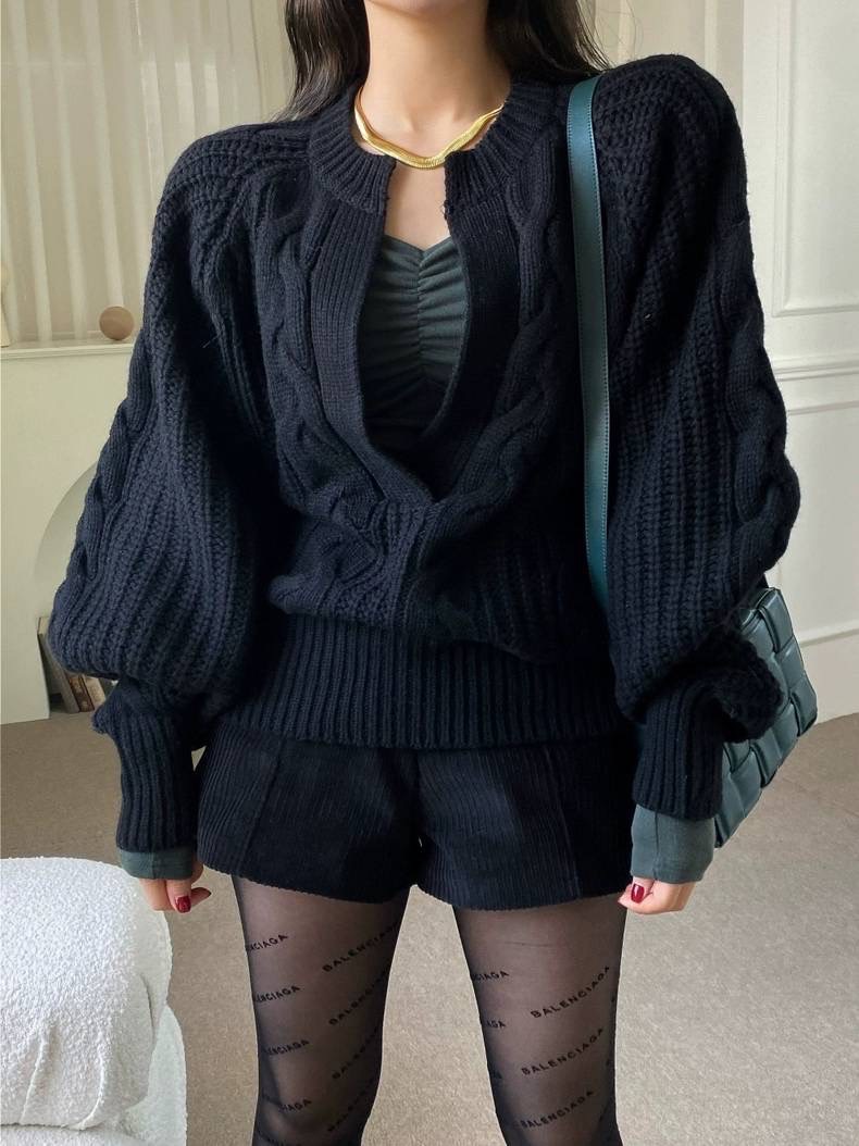 เสื้อไหมพรมแขนยาวคอวี ทอลายสวยสไตล์เกาหลี เนื้อผ้านุ่มใส่อุ่นสบายค่ะ