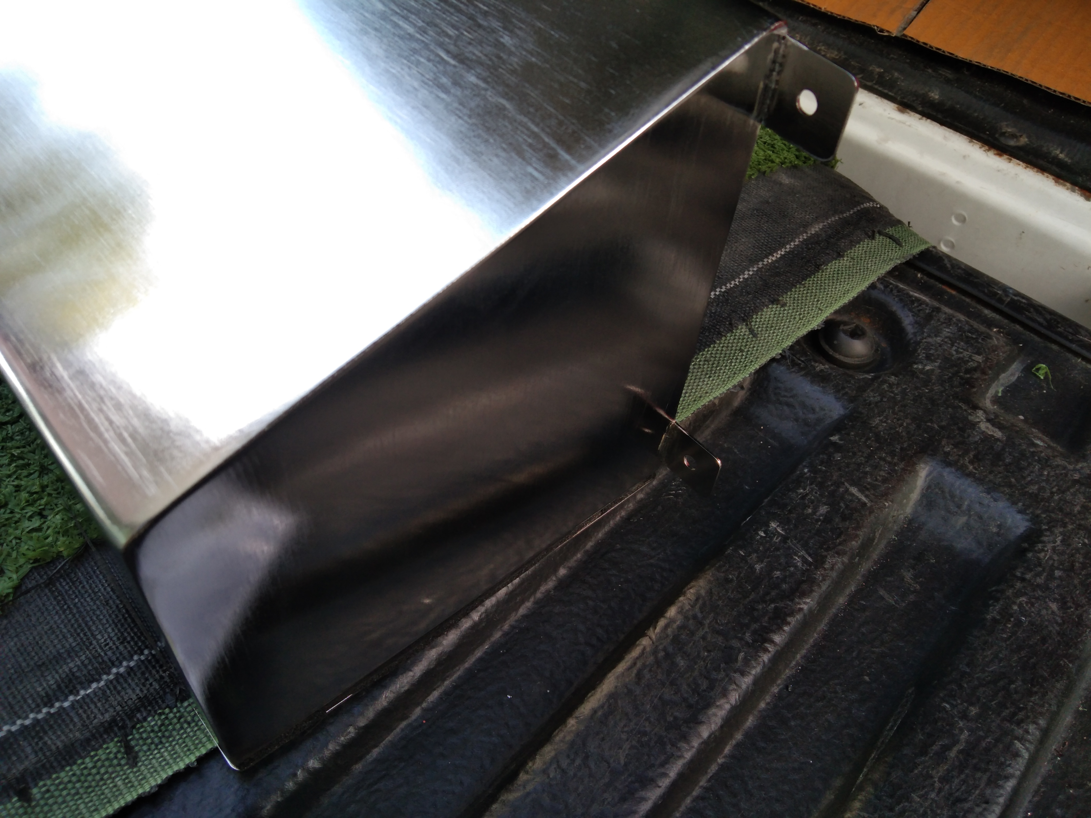 กล่องสแตนเลสด้านบนสโลป POWER PLUGS (B) W800xH150xD150mm.