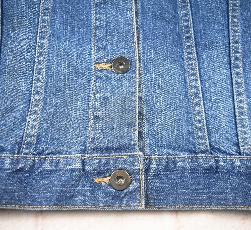 UNIQLOแท้ รอบอก 37 เสื้อแจ็คเก็ตยีนส์ ผู้หญิง ยูนิโคล่ สียีนส์ เสื้อแขนยาว เนื้อผ้าดี