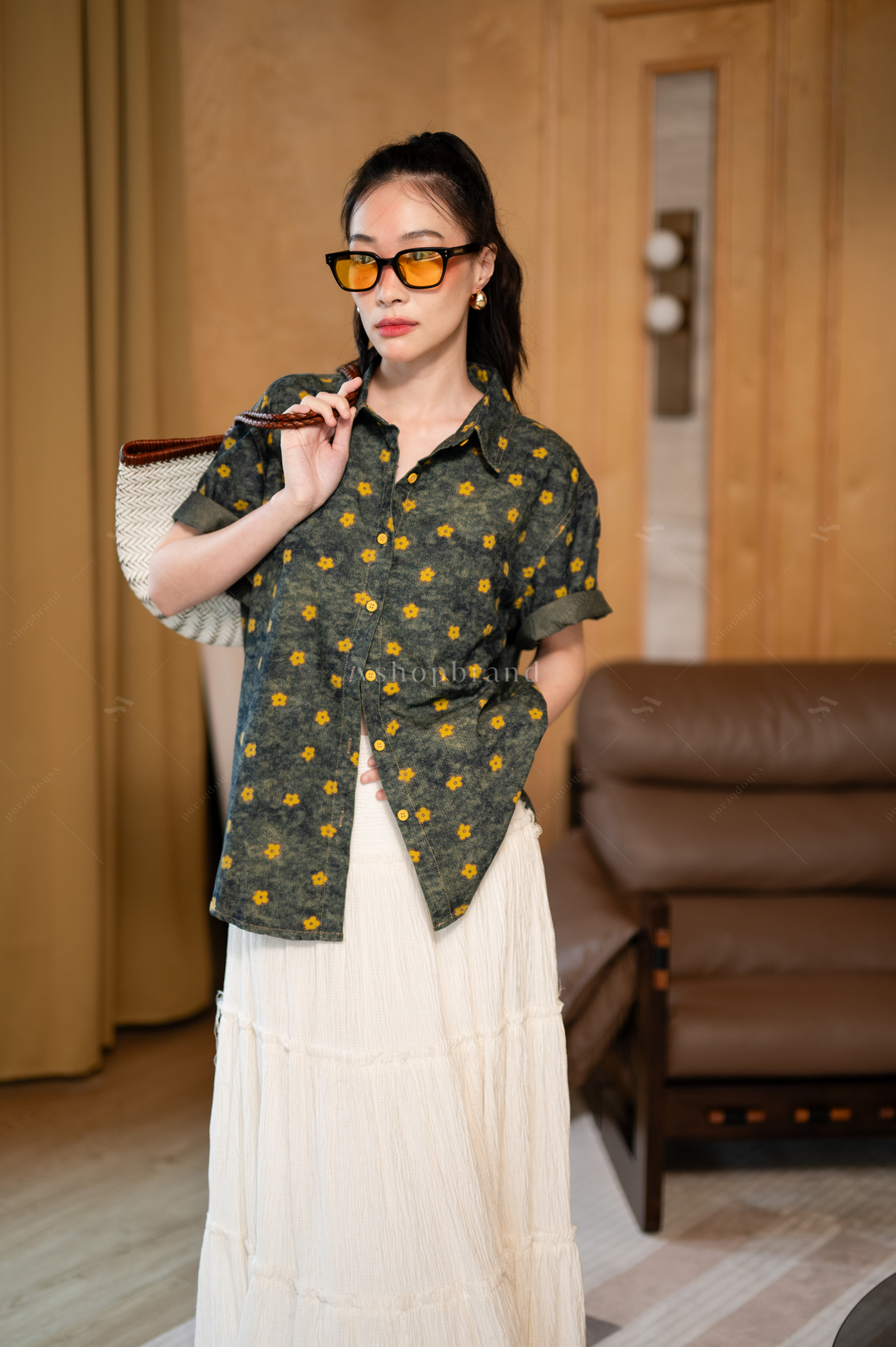 เสื้อเชิ้ตยีนส์แขนสั้นลายดอกเดซี่