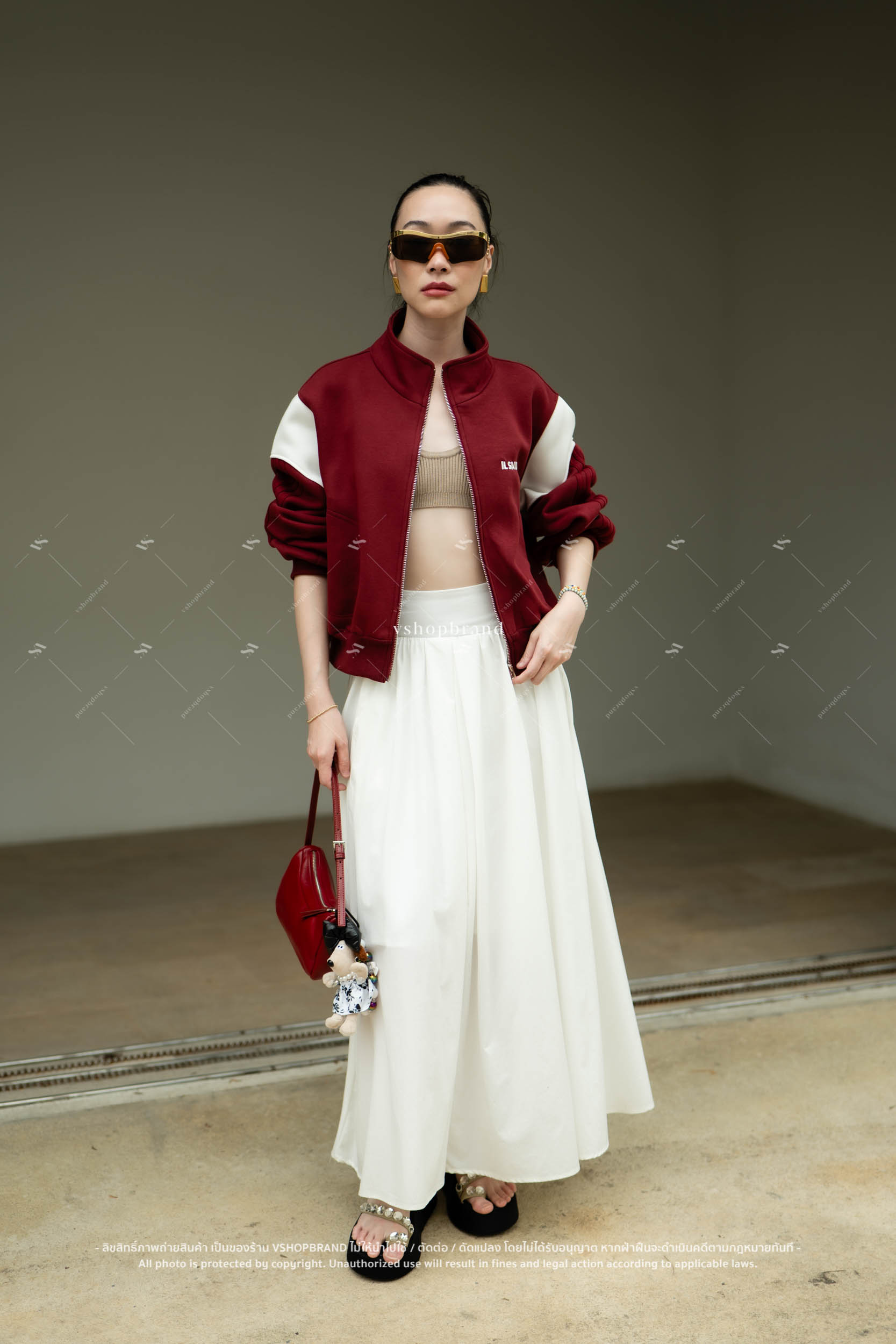 แจ็คเก็ตแถบแขนปัก ILSANDRR #vshopbrand #vshop #เสื้อกันหนาว #คาดิแกน #เสื้อคลุม #เสื้อแขนยาว #croptop #streetwear #streetstyle #hoodiejacket #เสื้อเบสบอล #เแจ็คเก็ต #jacket #ยีนส์ #denim #shirt #เชิ้ตยีนส์