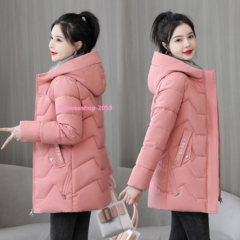 หนาวติดลบแค่ไหนก็ไม่หวั่น โค้ทสไตล์เกาหลีสุดชิค ใส่เที่ยวลุยหิมะก็รอด ใส่เดินช้อปในเมืองก็ดูแพง มีให้เลือก 5 สี ความยาวปานกลาง ใส่แล้วหุ่นเพรียว ดูสูง