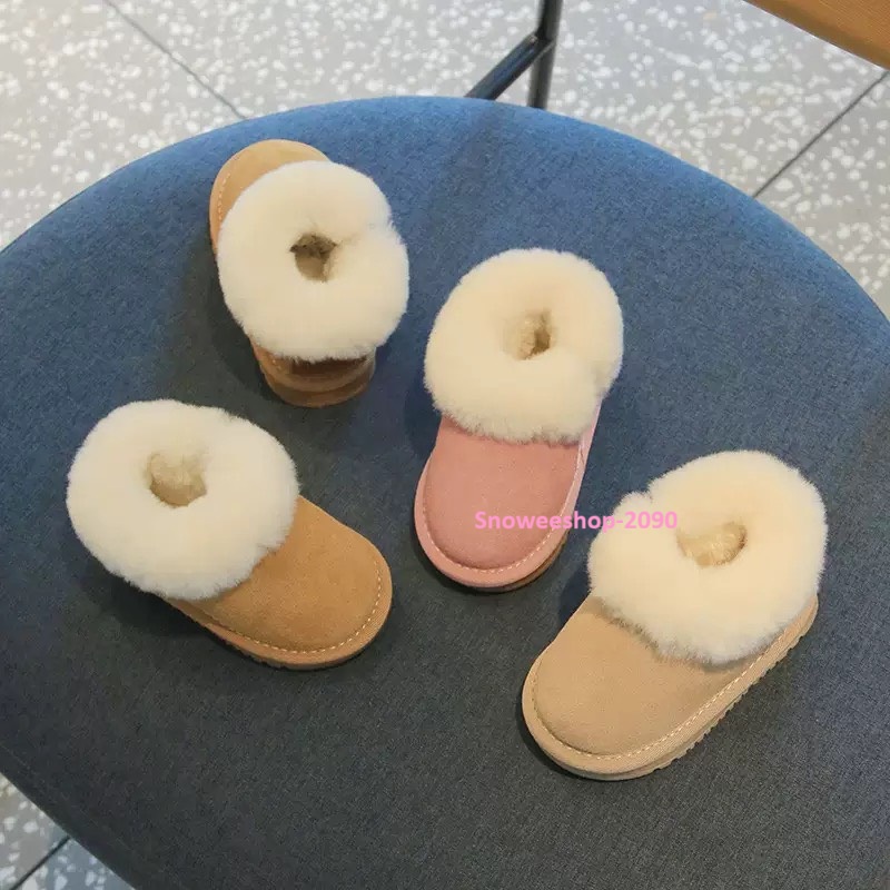 บู๊ตบุขน อุ่น นิ่ม เดินไม่ลื่น ไซส์ 15-25 สำหรับอายุประมาณ 1-3 ขวบ มีให้เลือก 3 สีละมุน น่ารักทุกสีเลย รองเท้าบู๊ตกันหนาวสำหรับเด็กเล็ก บุขนฟูทั้งตัว นุ่ม อบอุ่น ไม่บาดผิว สวมง่ายด้วยซิปข้าง แม่ไม่ต้องเหนื่อยใส่ให้นานเลยบู๊ตบุขน อุ่น นิ่ม เดินไม่ลื่น ไซส์