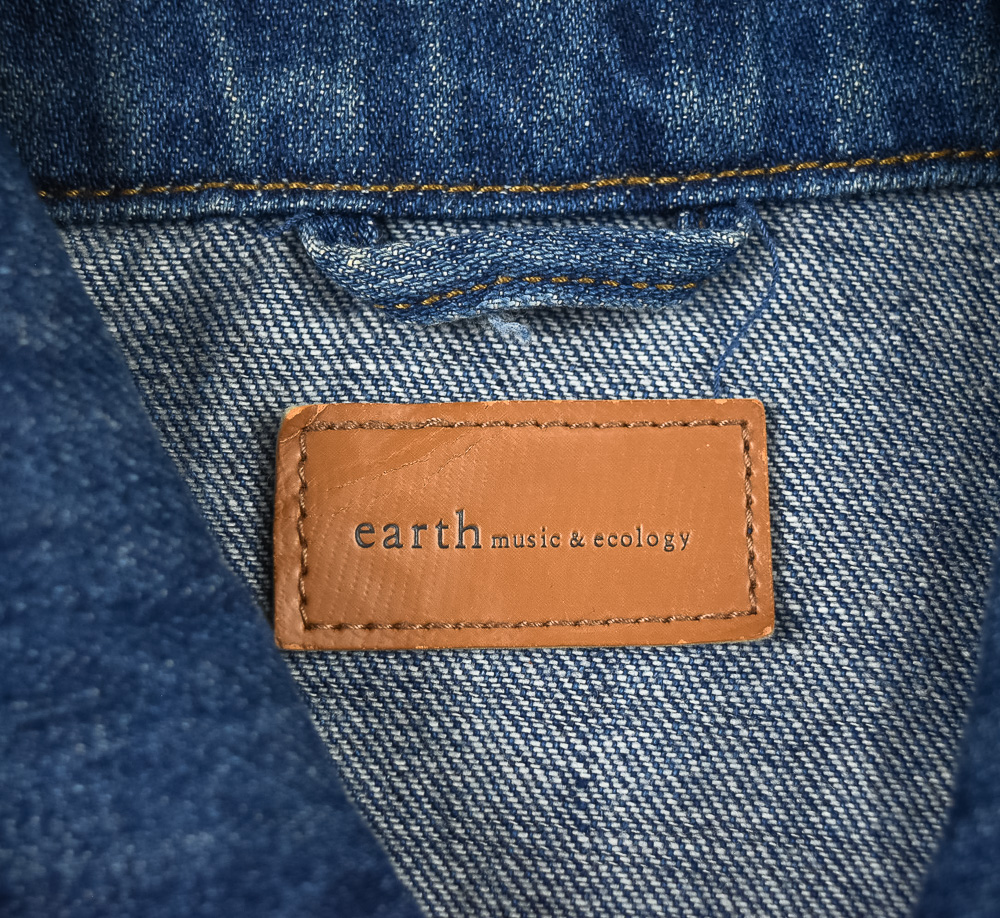 earth music&ecologyแท้ รอบอก 36 เสื้อแจ็คเก็ตยีนส์ ผู้หญิง เอิร์ธ มิวสิค แอนด์ อีโคโลจี สียีนส์ เสื้อแขนยาว เนื้อผ้าดี