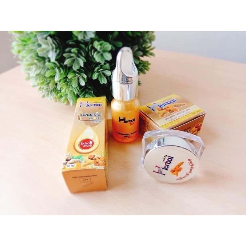 ครีมขมิ้นเฮิร์บ 5 g / เซร้่มขมิ้นเฮิร์บ 10 g Herbal Turmeric Gold Cream / Serum