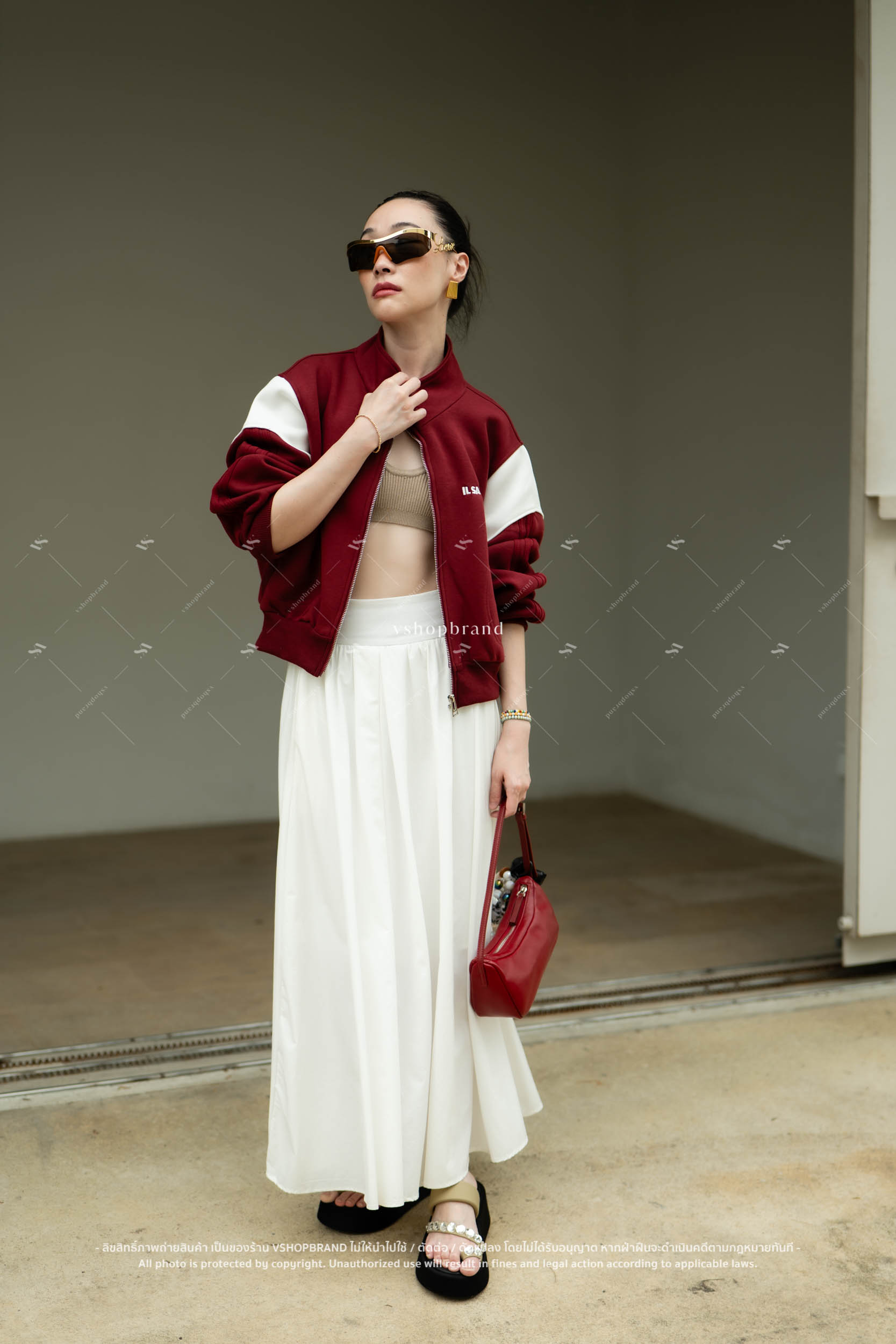 แจ็คเก็ตแถบแขนปัก ILSANDRR #vshopbrand #vshop #เสื้อกันหนาว #คาดิแกน #เสื้อคลุม #เสื้อแขนยาว #croptop #streetwear #streetstyle #hoodiejacket #เสื้อเบสบอล #เแจ็คเก็ต #jacket #ยีนส์ #denim #shirt #เชิ้ตยีนส์