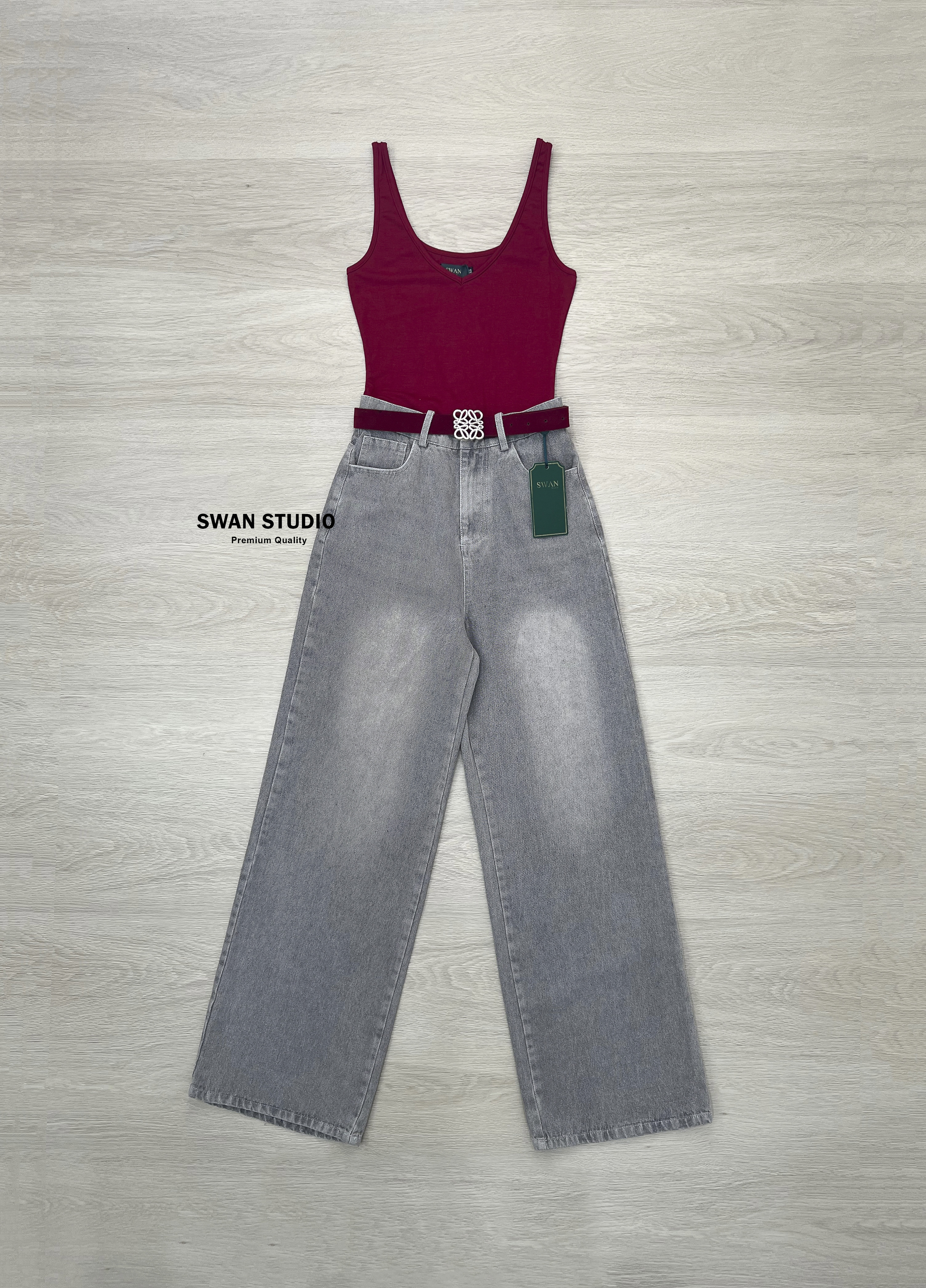 Set เสื้อกล้ามบอดี้สูทสีแดง + กางเกงยีนส์ขายาวสีเทาฟอก ทรงสวย + เข็มขัดรัดเอวสีแดง สวยแซ่บมาก ห้ามพลาดค่า
