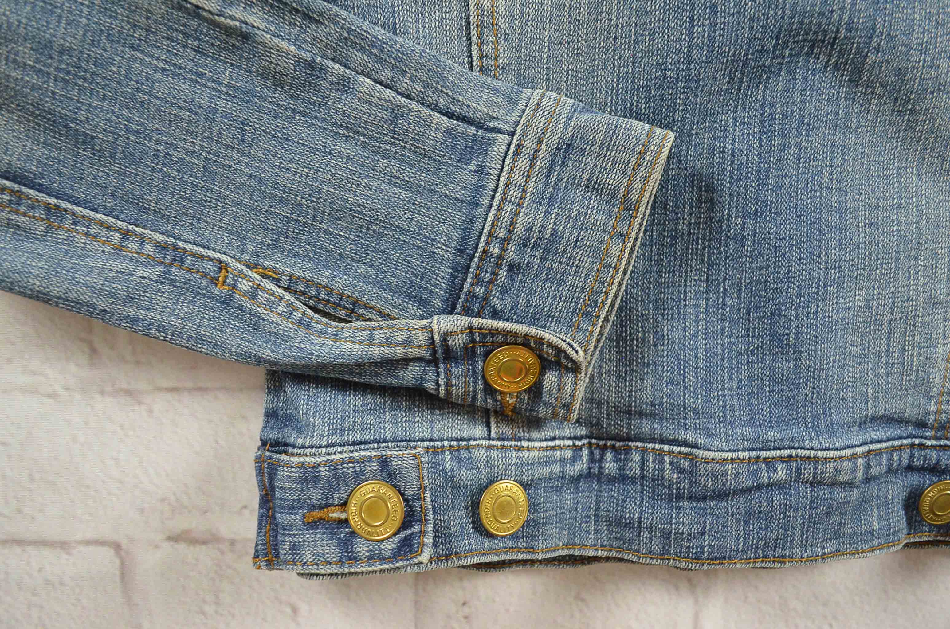 JEANS อกจริง37' (M) เสื้อแจ็คเก็ตยีนส์ เสื้อยีนส์แขนยาวหญิงชาย เนื้อผ้านุ่มใส่สบายใส่คลุม มีเป๋าข้างเป๋าใน