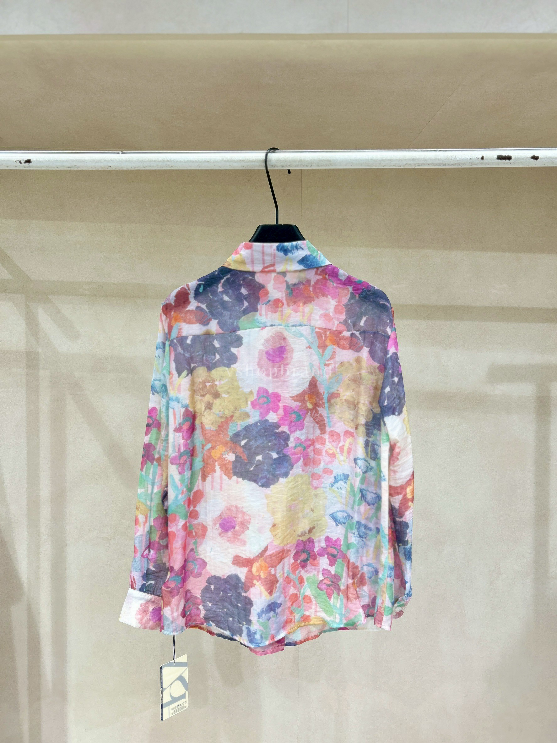 เสื้อเชิ๊ตผ้าซีทรูลายดอกแต้มสี