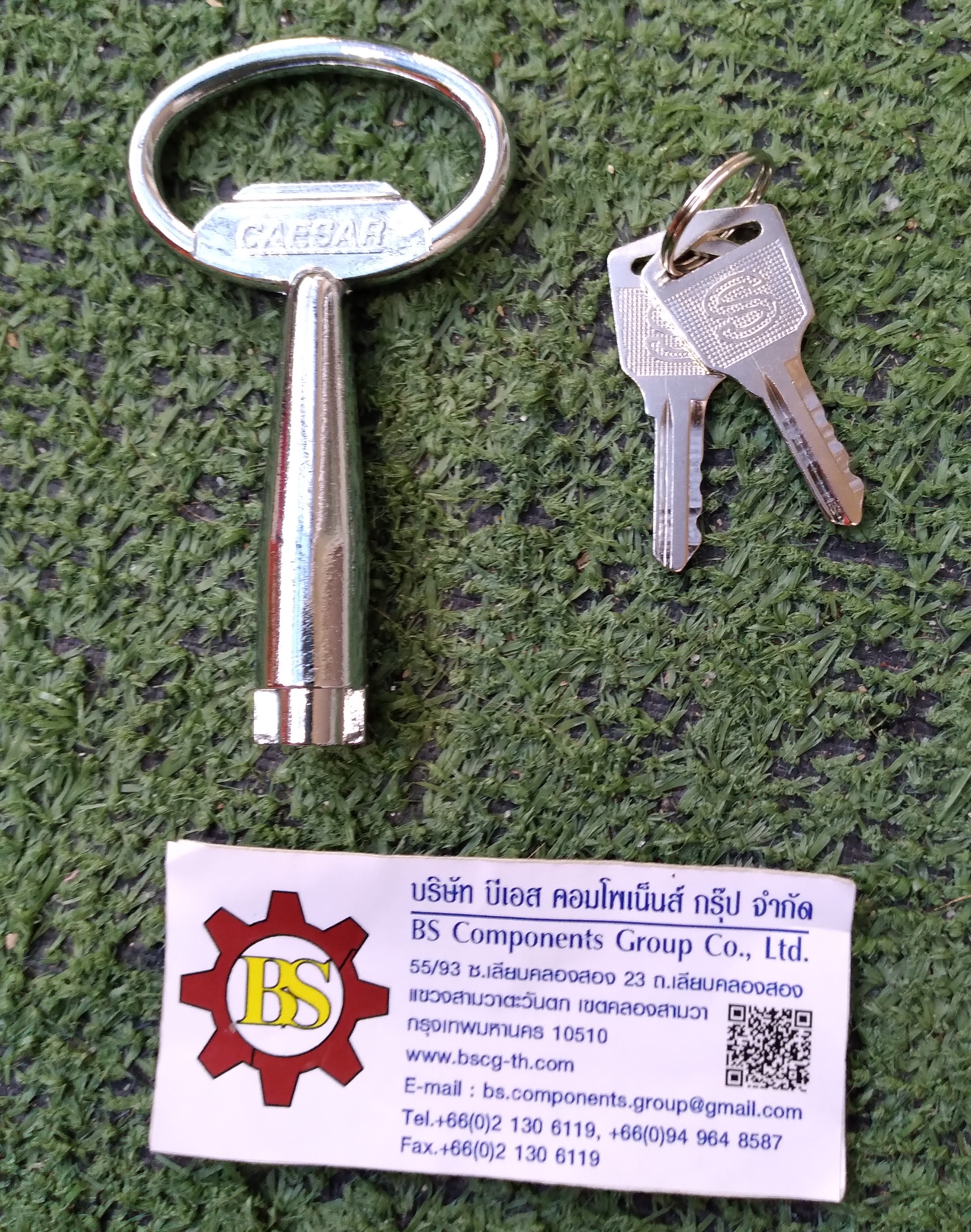 ตู้สแตนเลส 304 ฝาสองชั้น ทึบ กันน้ำ W606xH680xD300mm. Thk 1.5mm.