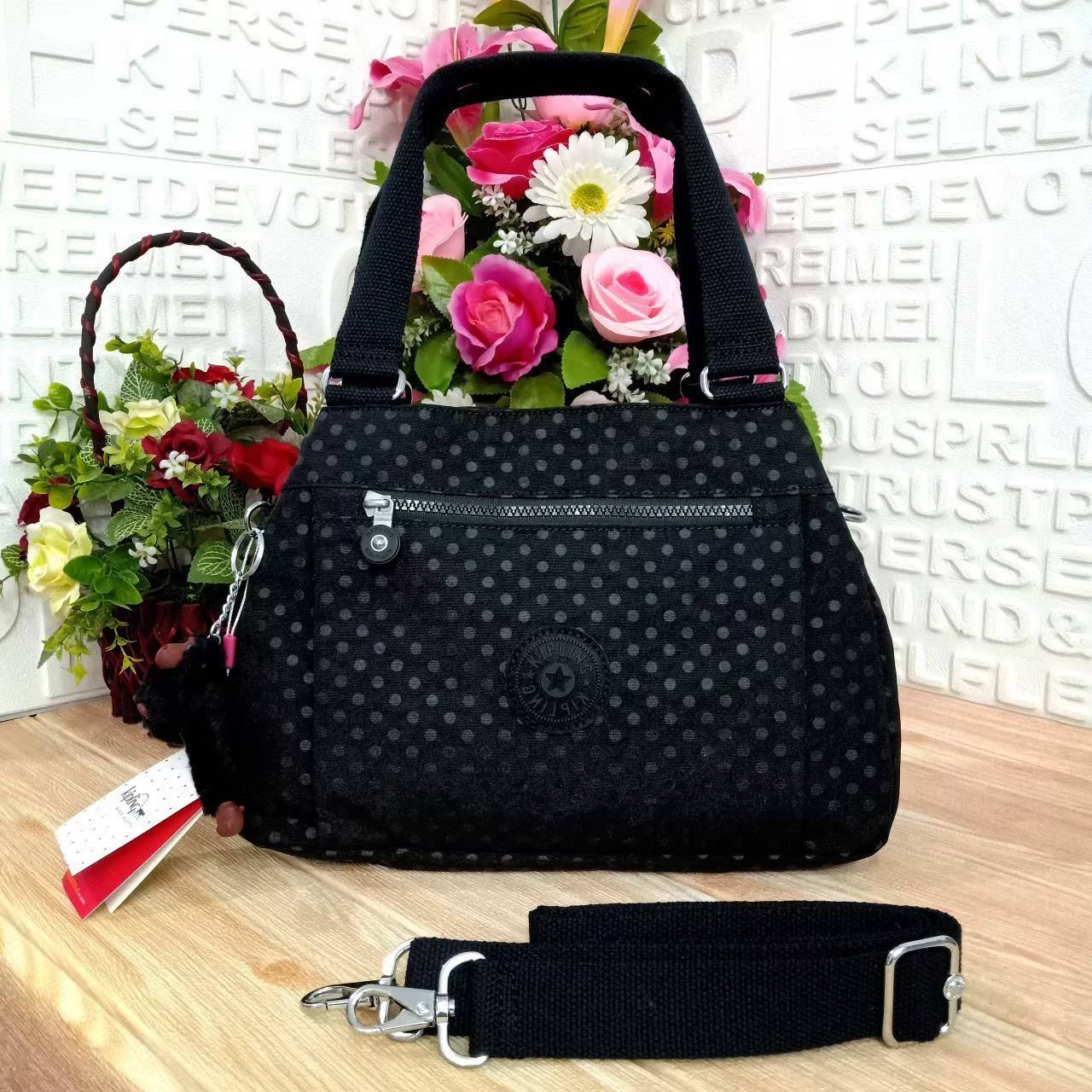 กระเป๋าสะพายไฮโซจุของได้เยอะแบรนด์เนมคิปลิ้งค์สีดำลายจุดKIPLING ELISE HANDEBAG