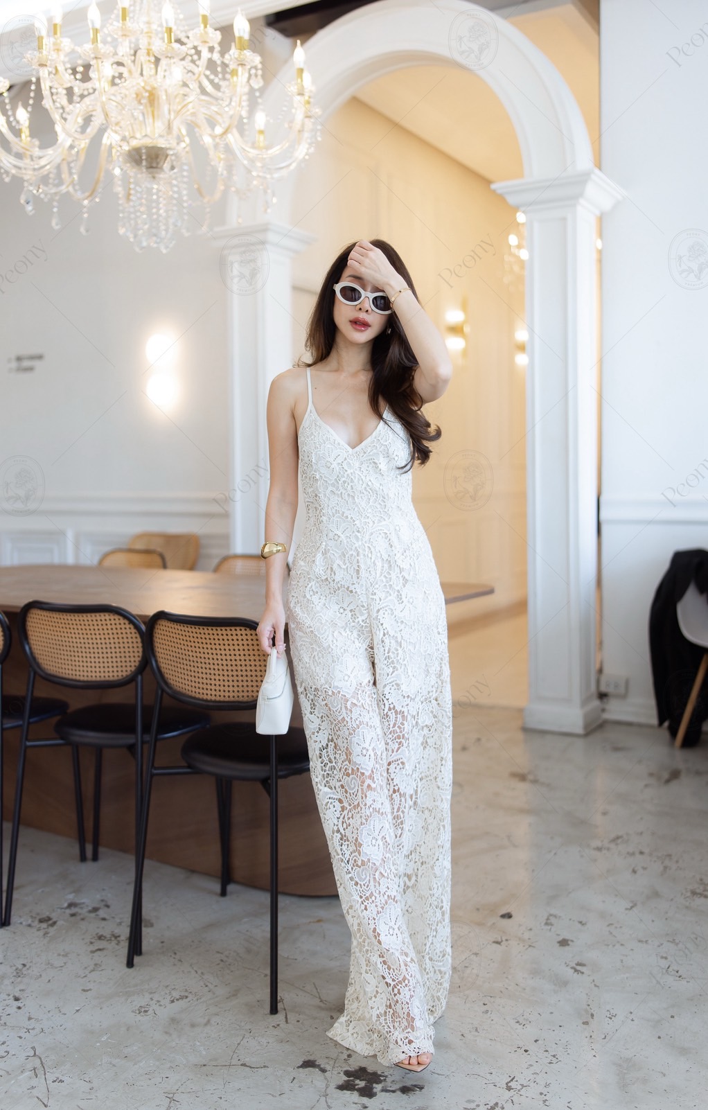 Miracle Jumpsuit #854# Color: pearl / black 🤍จั้มสูทลูกไม้น้ำเข้า ลายสวย ทอแน่น เนื้อผ้าเล่นแสง คอวีหน้า/หลัง สายปรับระดับได้ มาพร้อมซับในตัส คอมพลีทลุคสวย หรูได้ทุกโอกาส