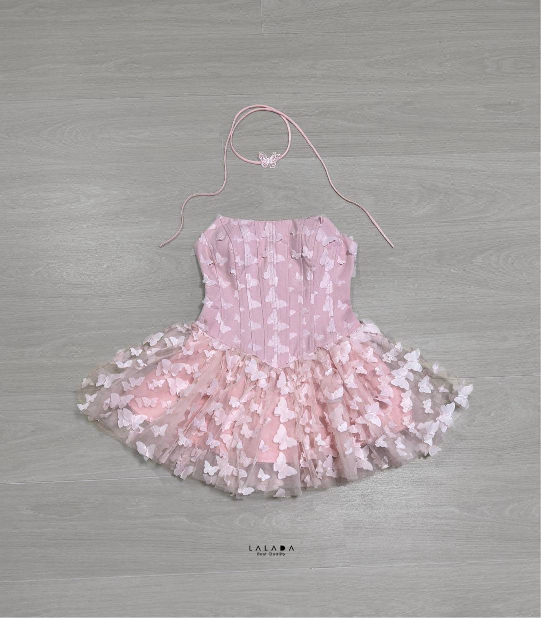 มินิเดรสเกาะอก สีชมพู งานซิปหลังเสริมฟองน้ำ ช่วงล่างแต่งระบาย 3 d + โชคเกอร์ที่คอ น่ารักโซคิ้ว มากๆค่ะ