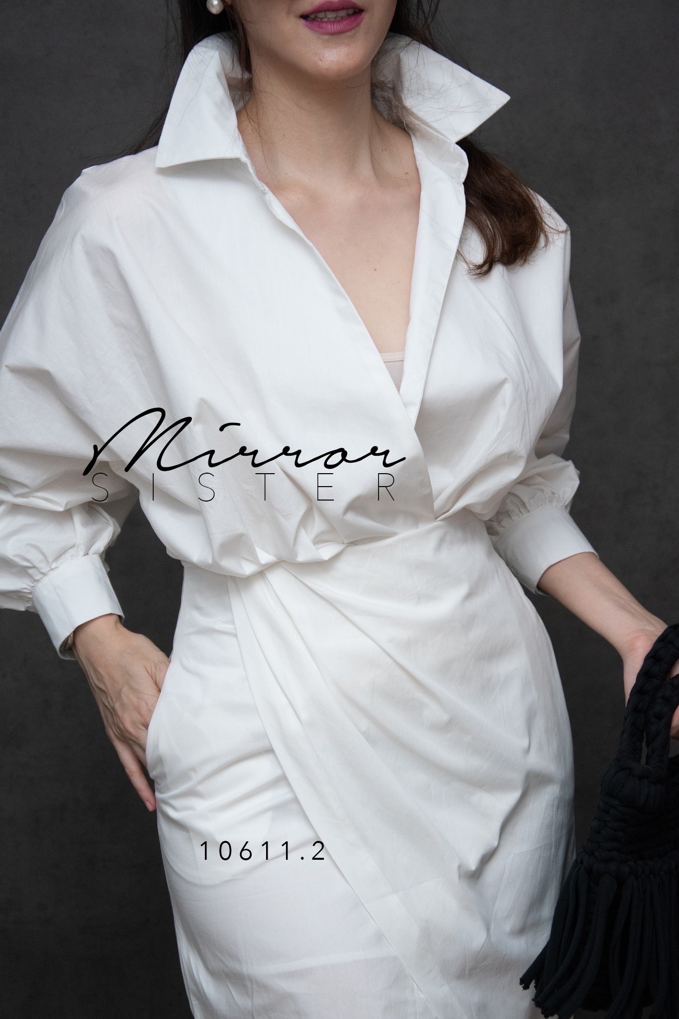 MiRRoRSiSTER’s Meu Bom Slit Elegant Top ShiRT WiTh SkiRt Set•• เซตเสื้อเชิ้ตคอปกไหล่สโลป แขนพอง อกไขว้ป้ายทบกัน ใส่คู่กับกระโปรงทรงสอบป้ายทบ ผ่าด้านหน้าสวยเก๋ ดีไซน์ชุดนี้ ดูดีมีสไตล์ เนื้อผ้า Cotton Shirt เนื้อดี สีสวย Pattern เป๊ะ
