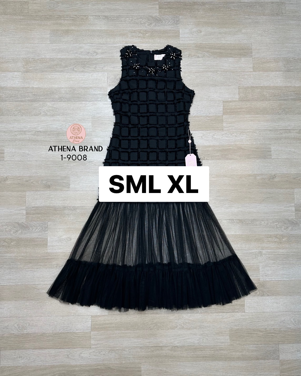 Maxi Dress ดีไซน์สุดเก๋แต่งดอกไม้3Dสวยหรูหราโดดเด่น ตัดต่อแต่งผ้าตาข่ายใช้ผ้าเยอะมากๆ เนื้อผ้าดี๊ดีมีTexture งานมีซับใน สวมใส่แบบซิปด้านหลัง สวยสร้างเรื่องสามารถใส่ออกงานได้เลยค่า #Athenabrand #ป้ายAthena #เสื้อผ้างานป้าย #ชุดเดรส #ชุดกระโปรง #ชุดไปเที่ยว