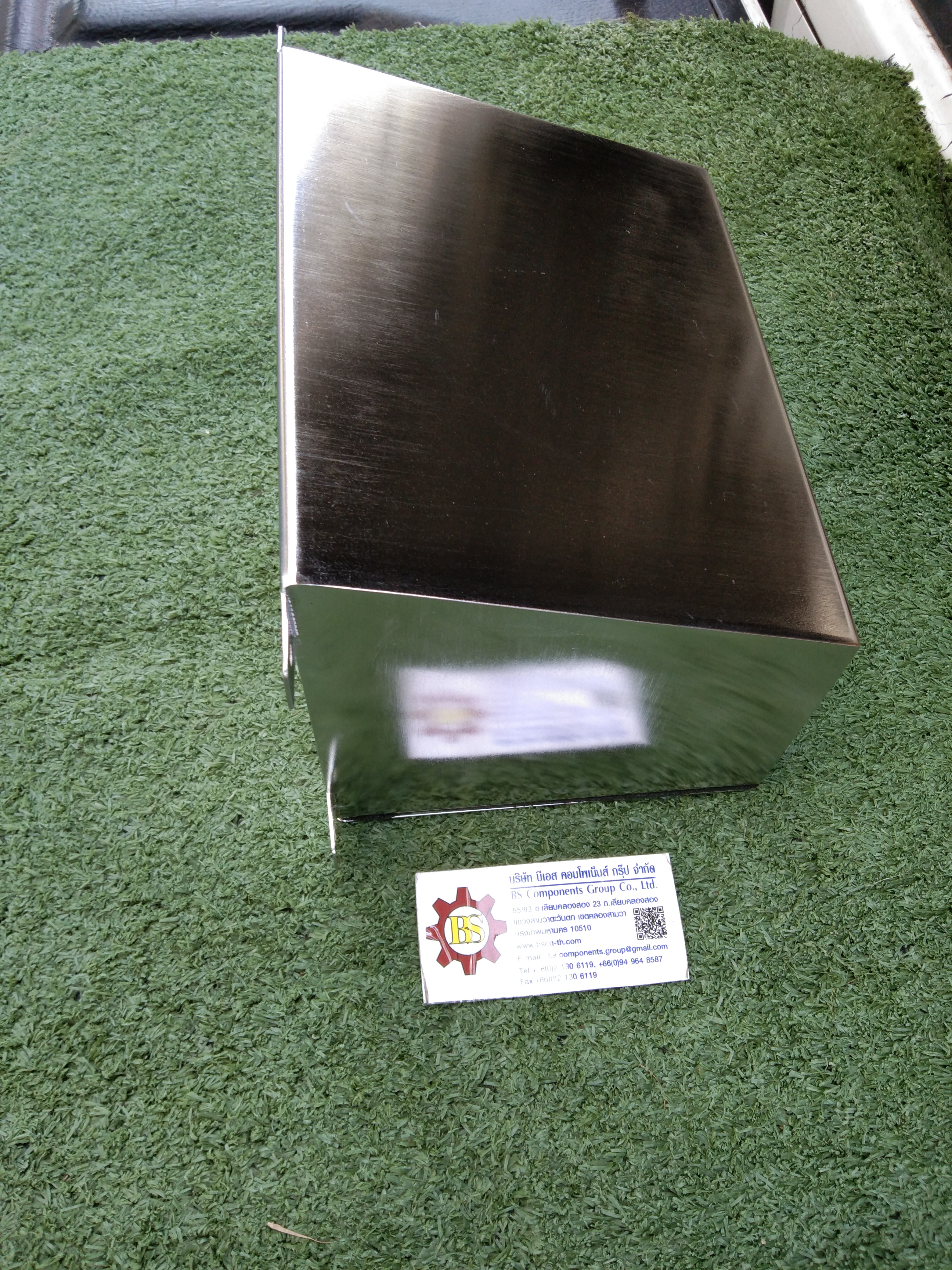 กล่องสแตนเลสด้านบนสโลป POWER PLUGS (D) W200xH150xD150mm.