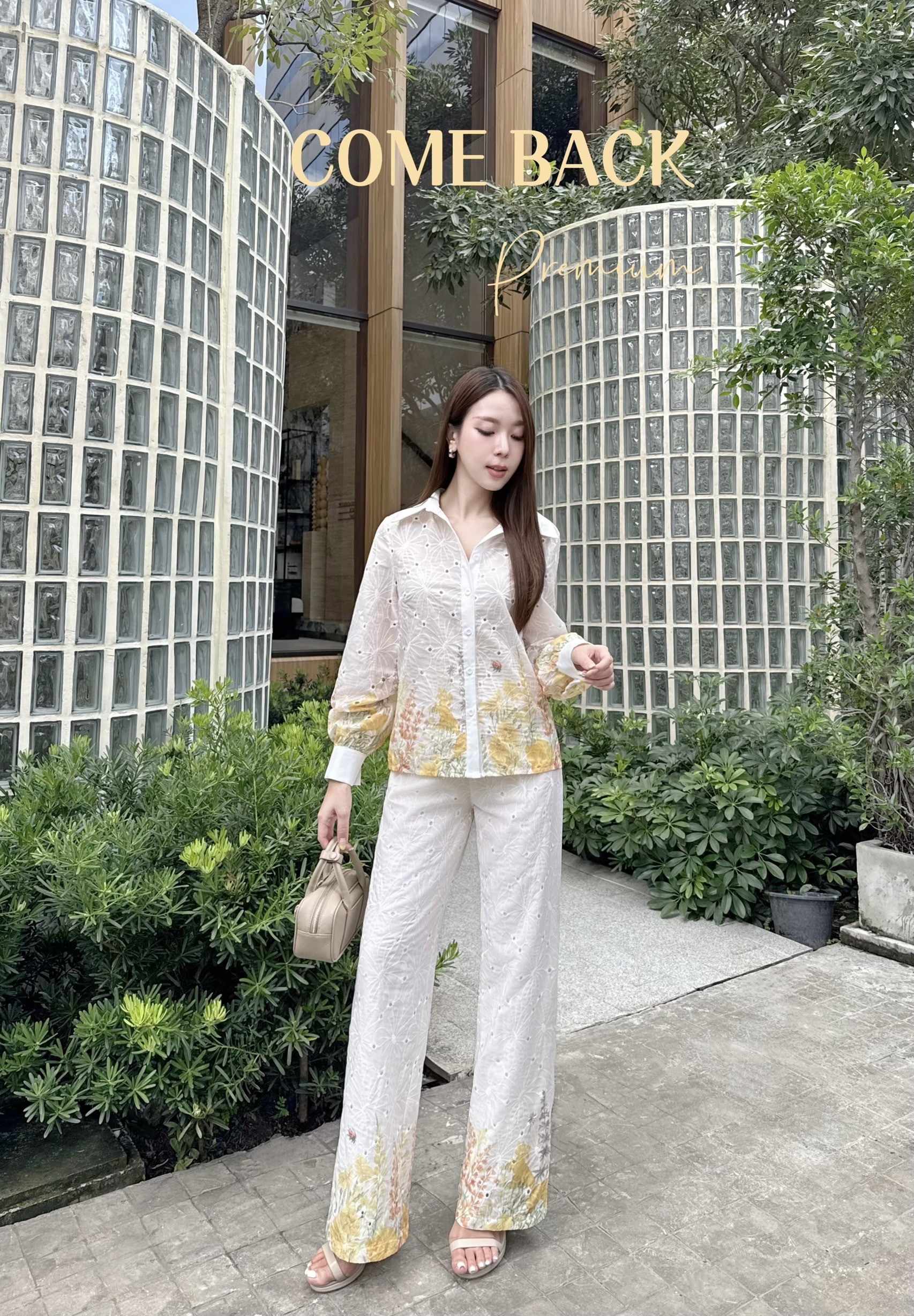 ชุดเซ็ตลูกไม้เสื้อเชิ้ตแขนยาวมาคู่กับกางเกงขายาวพิมพ์ลาย เนื้อผ้าลูกไม้อย่างดี ใส่สบายเหมาะกับหน้าร้อน รับประกันความสวยของรุ่นนี้เลยค่ะ ใส่แล้วดูสวยทันสมัยมากค่ะ